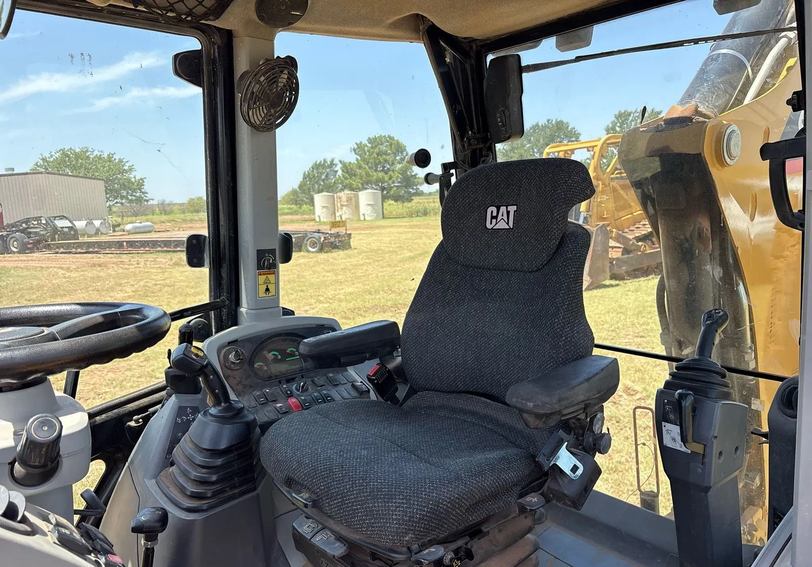 2016 Caterpillar 420F2