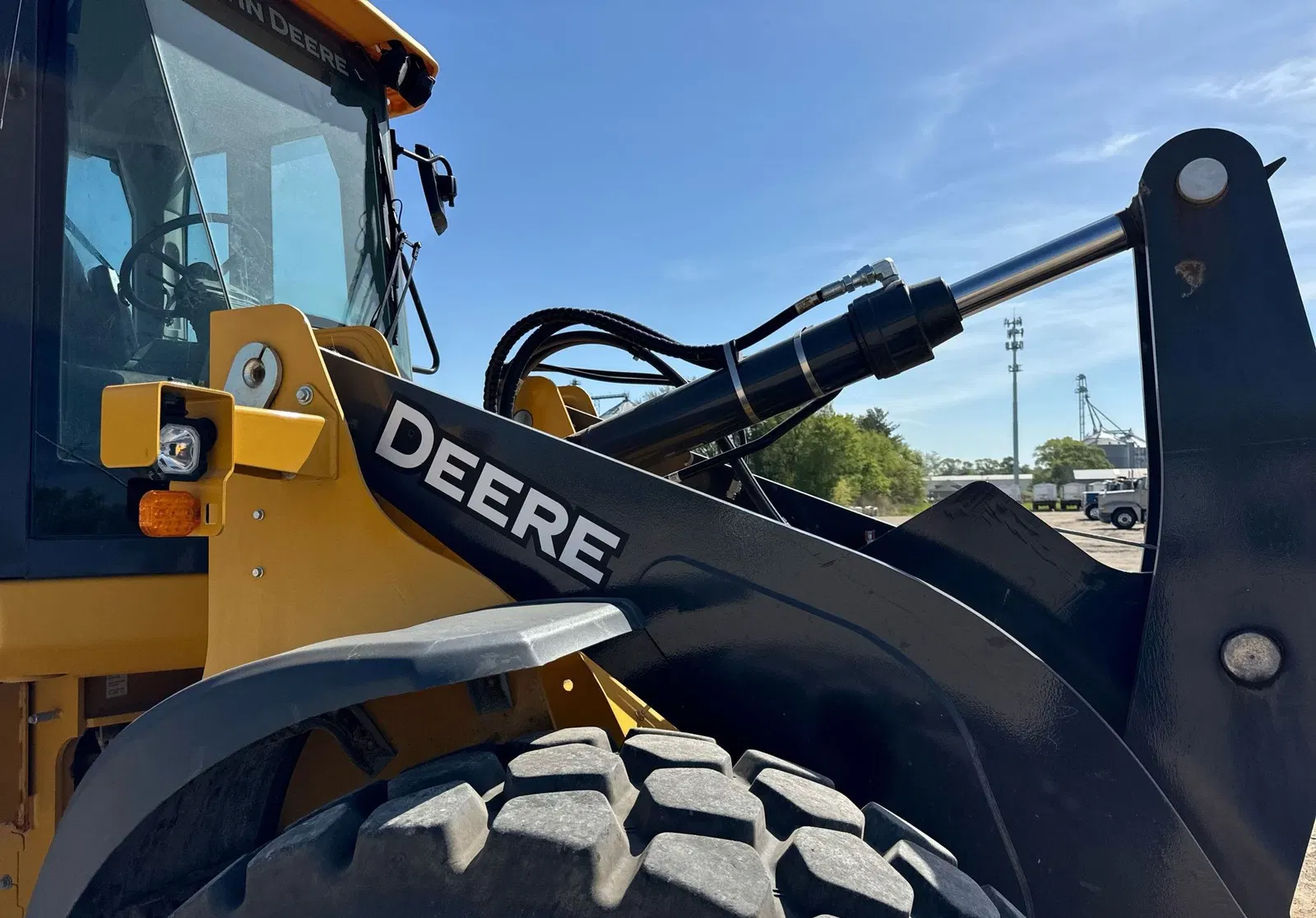 2023 John Deere 524P