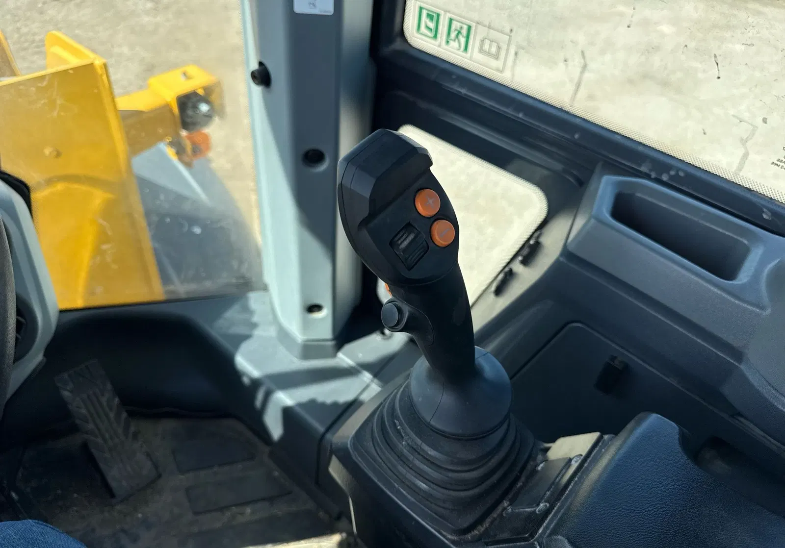 2023 John Deere 524P