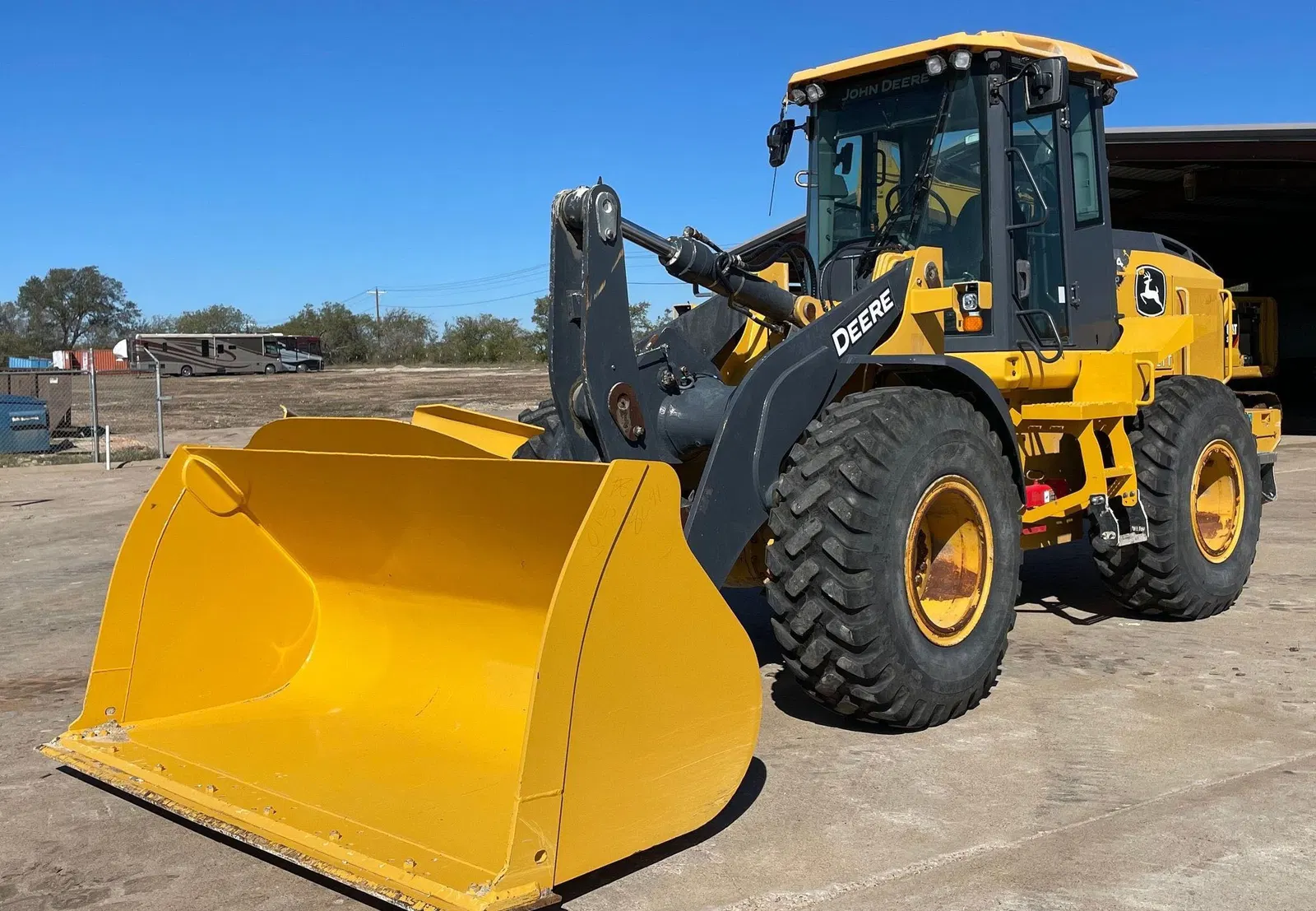 2022 John Deere 544