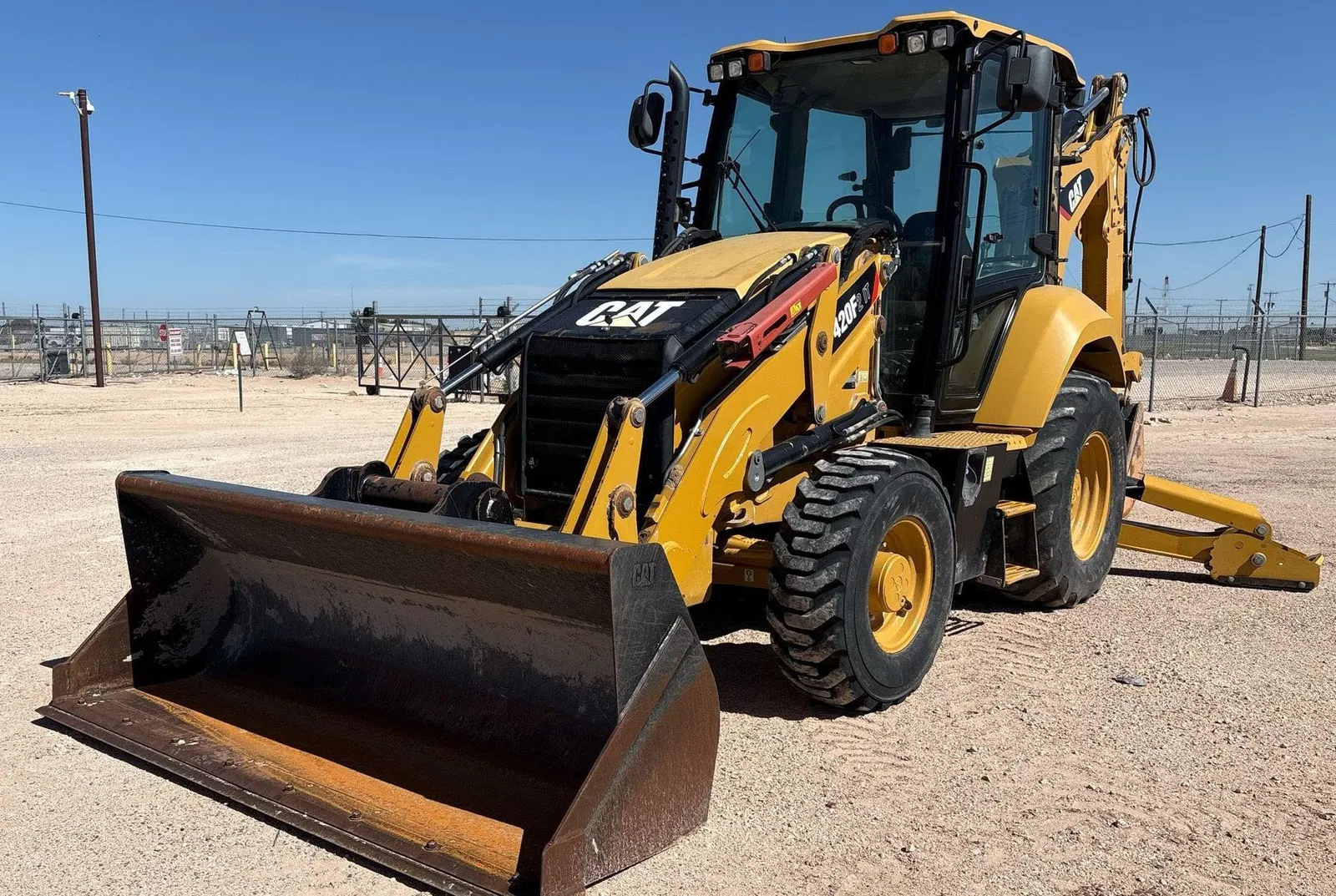 2019 Caterpillar 420F2