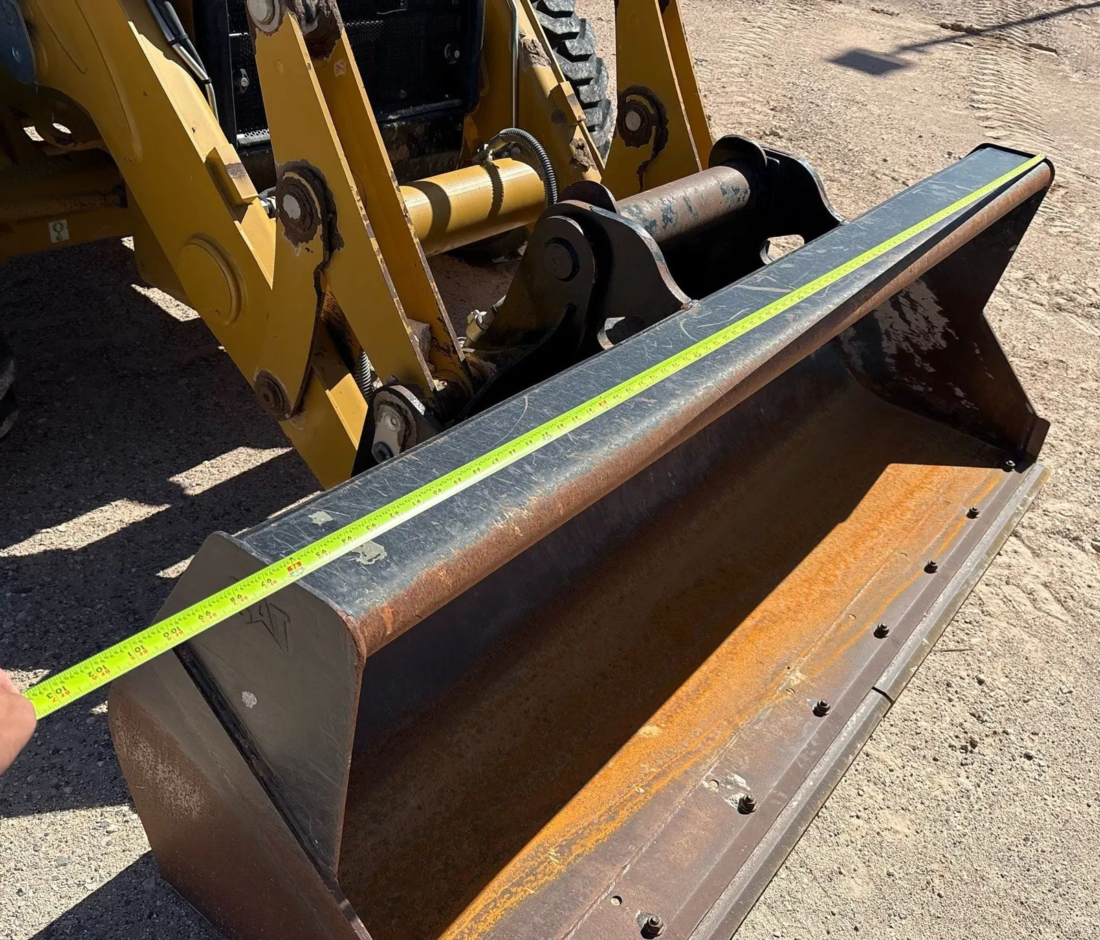 2019 Caterpillar 420F2