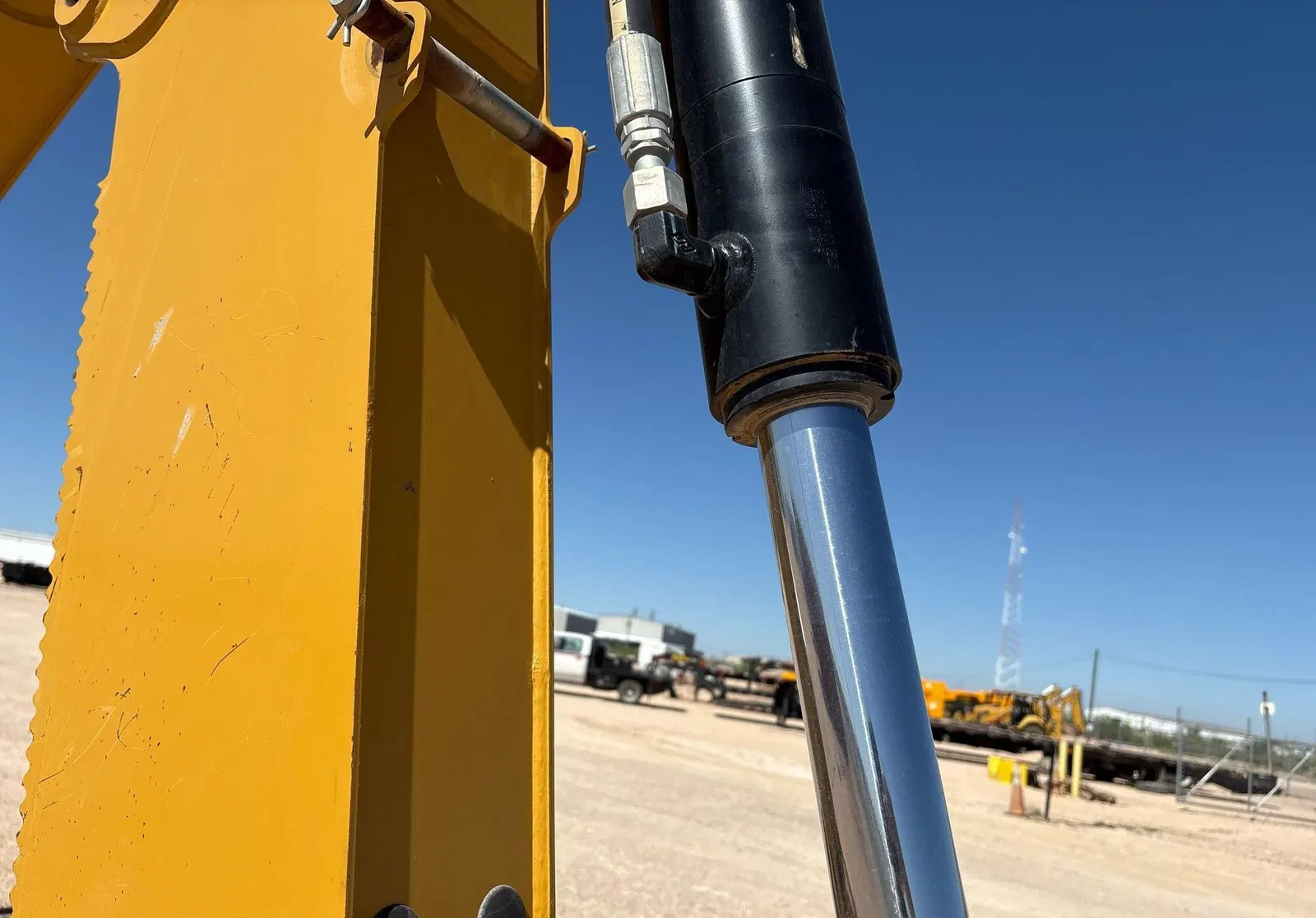 2019 Caterpillar 420F2