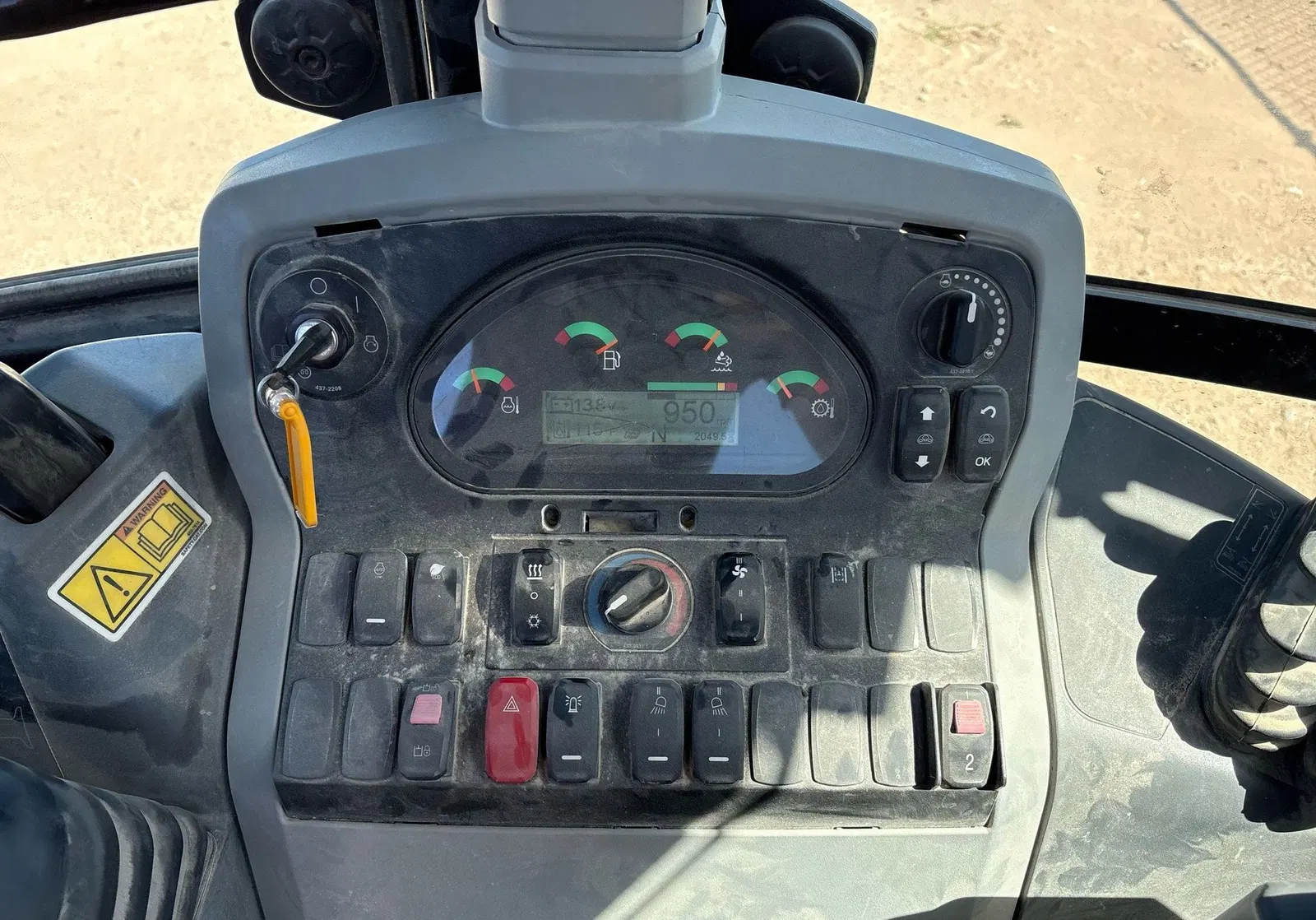 2019 Caterpillar 420F2