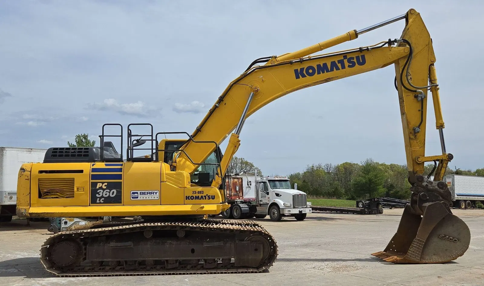 2020 Komatsu PC360LC-11