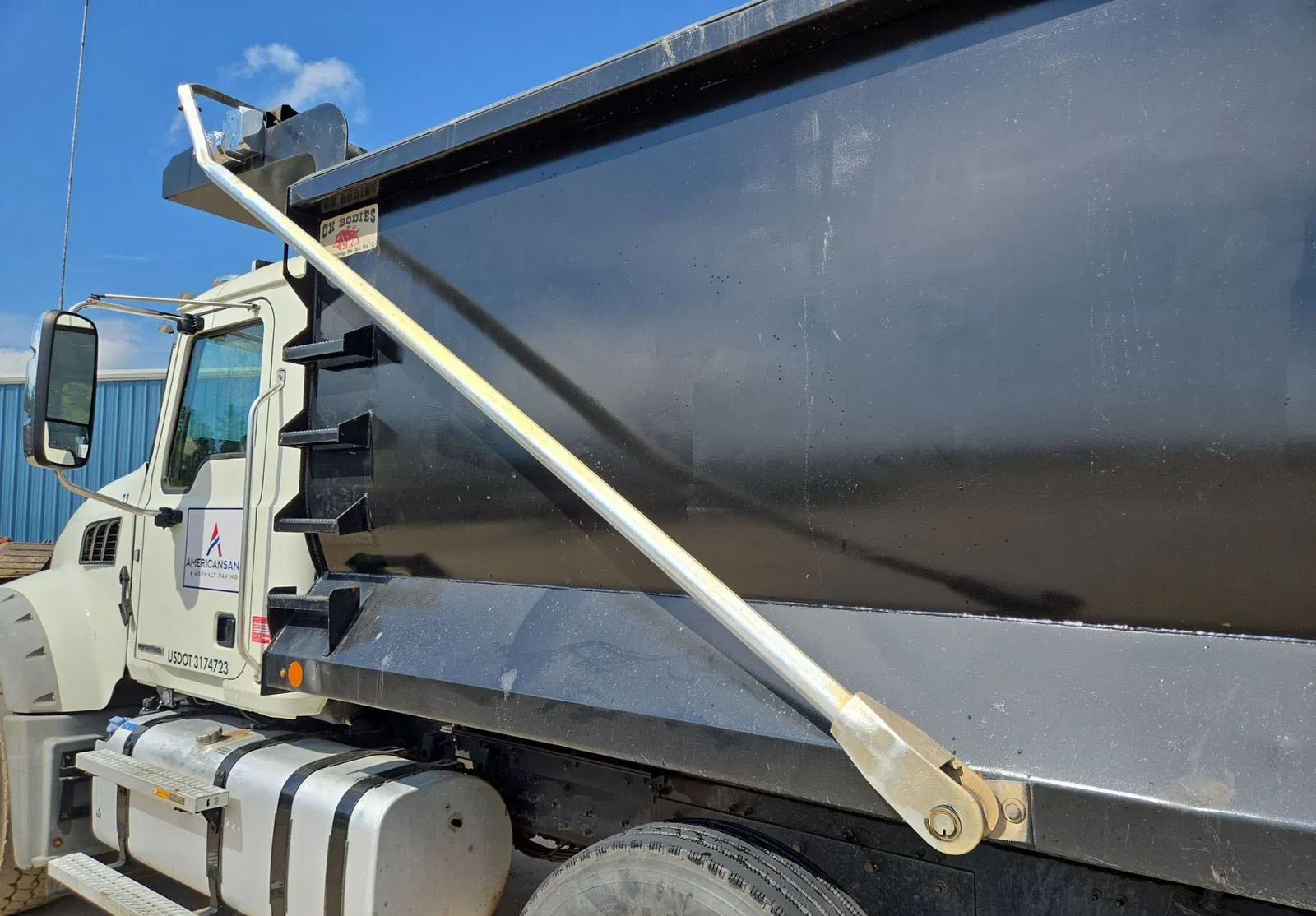 2019 Mack Granite