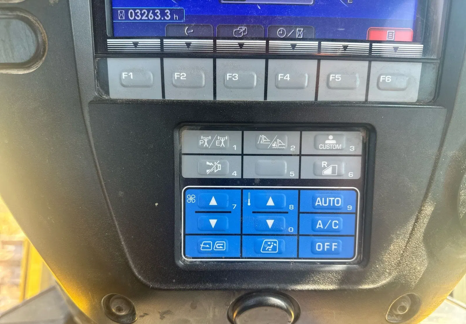 2017 Komatsu D65EX-18