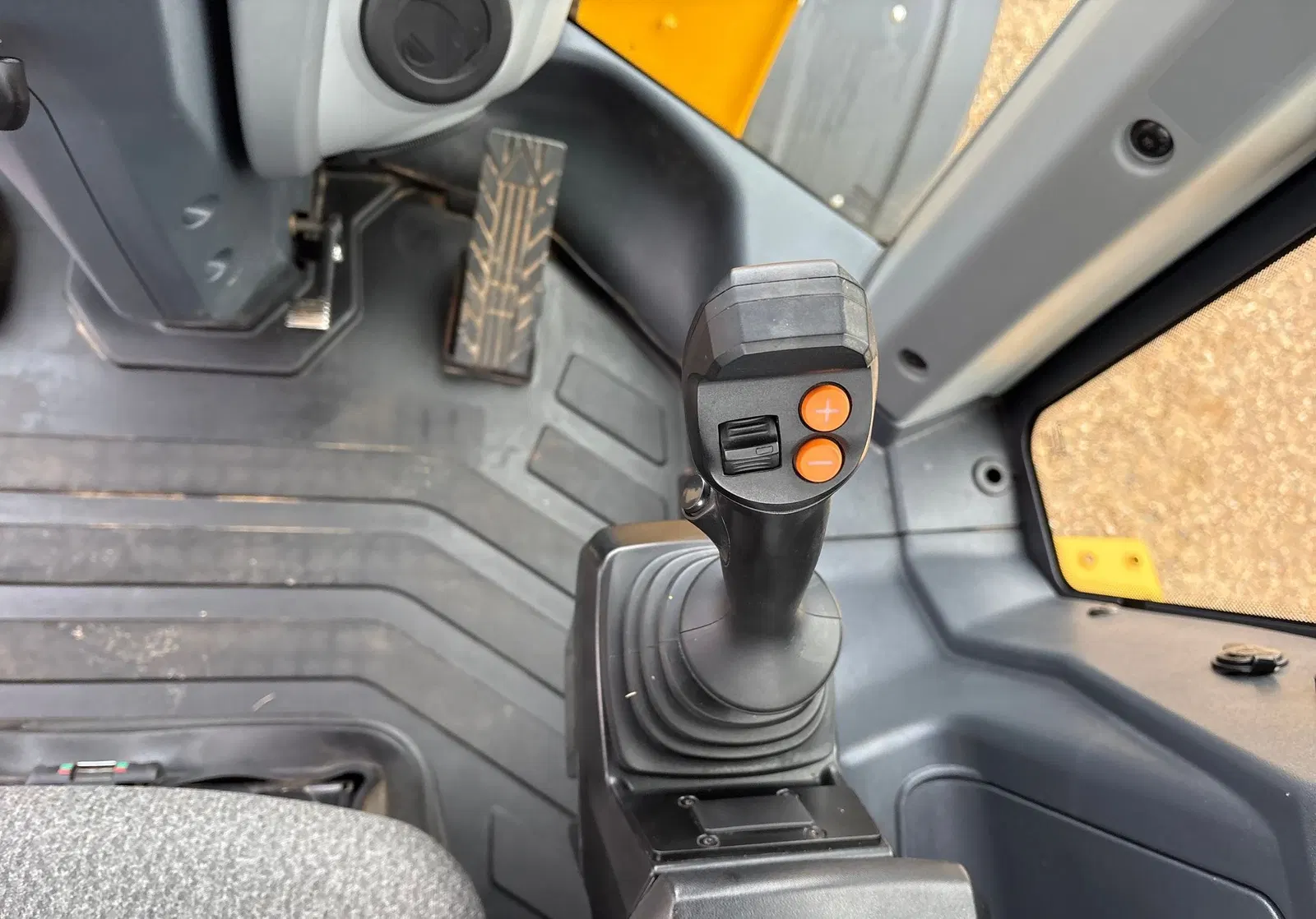 2021 John Deere 524P