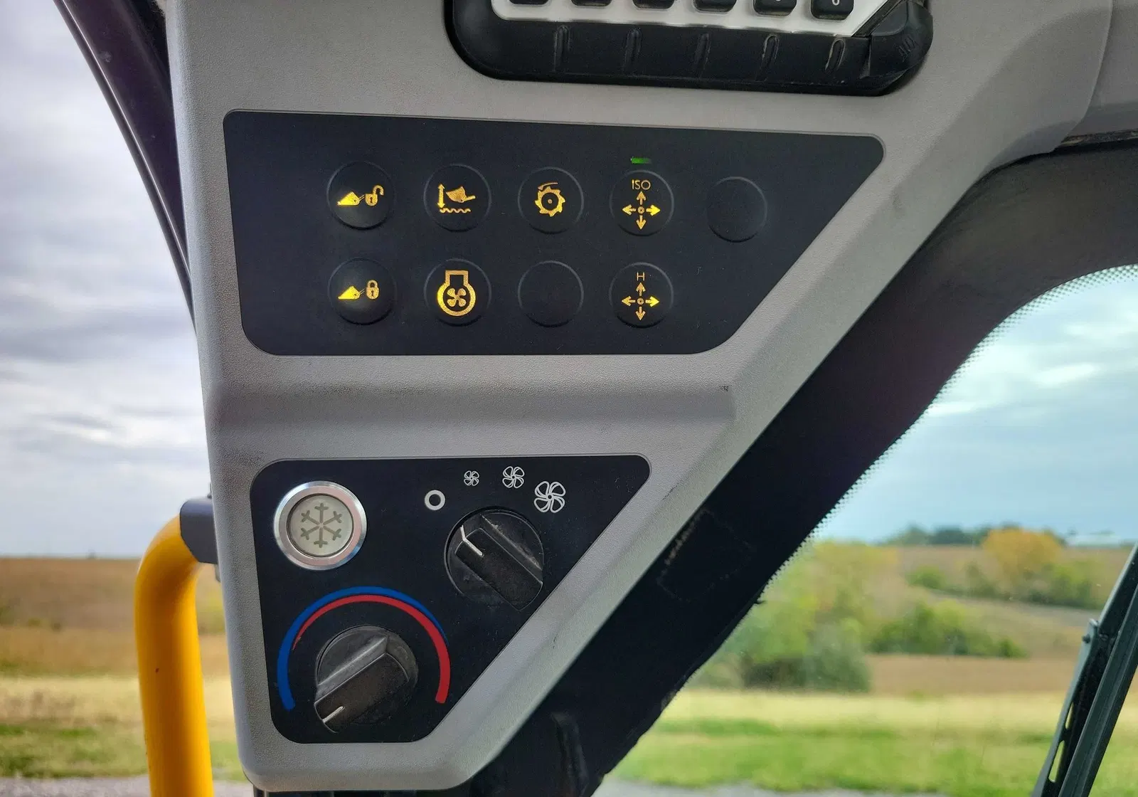 2020 JCB 3TS-8T