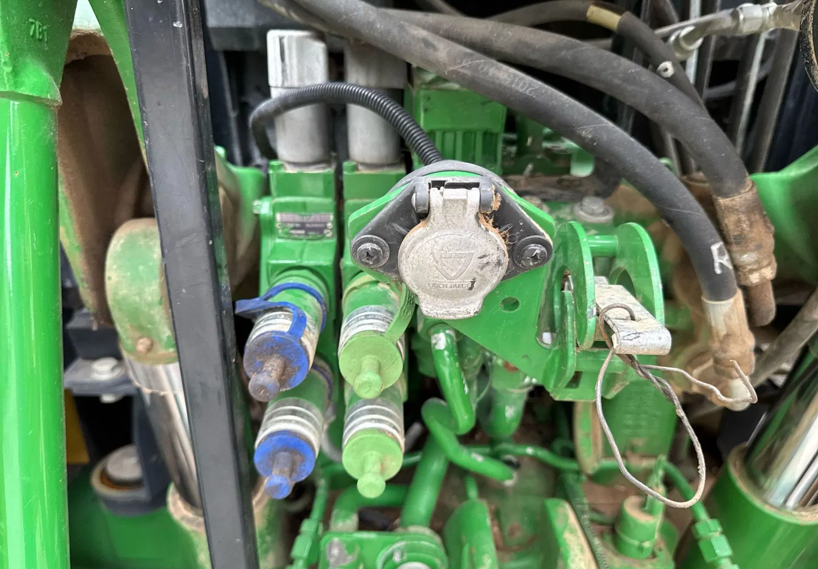 John Deere 6145M