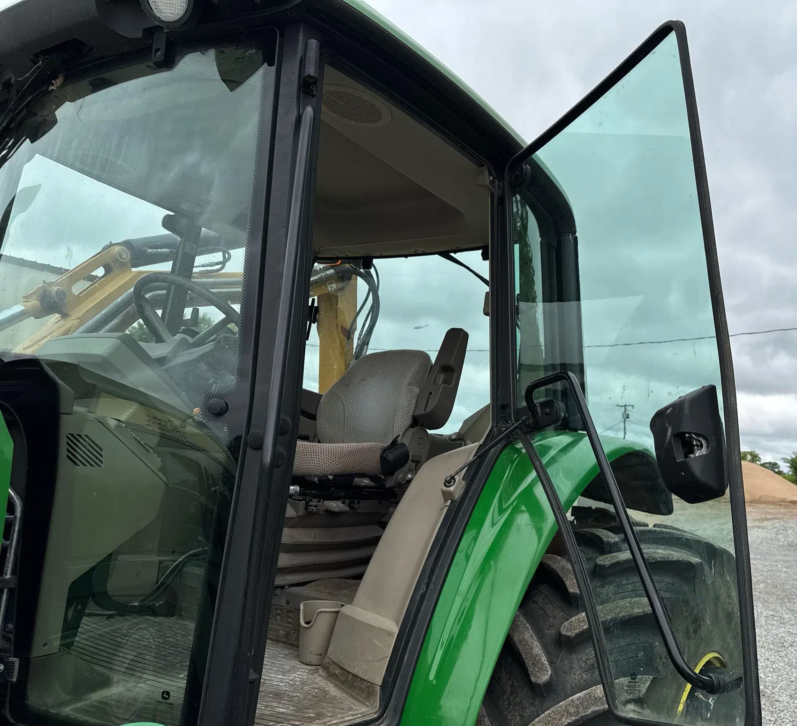 John Deere 6145M