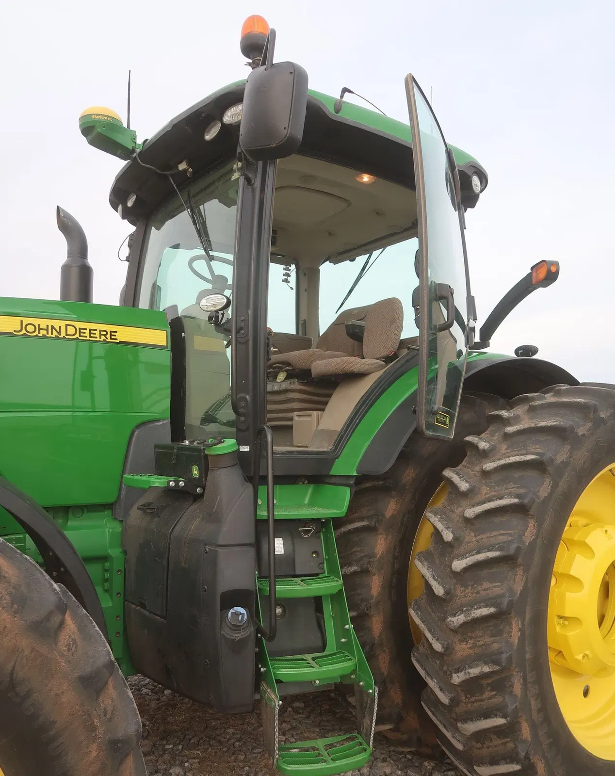 2015 John Deere 8370R