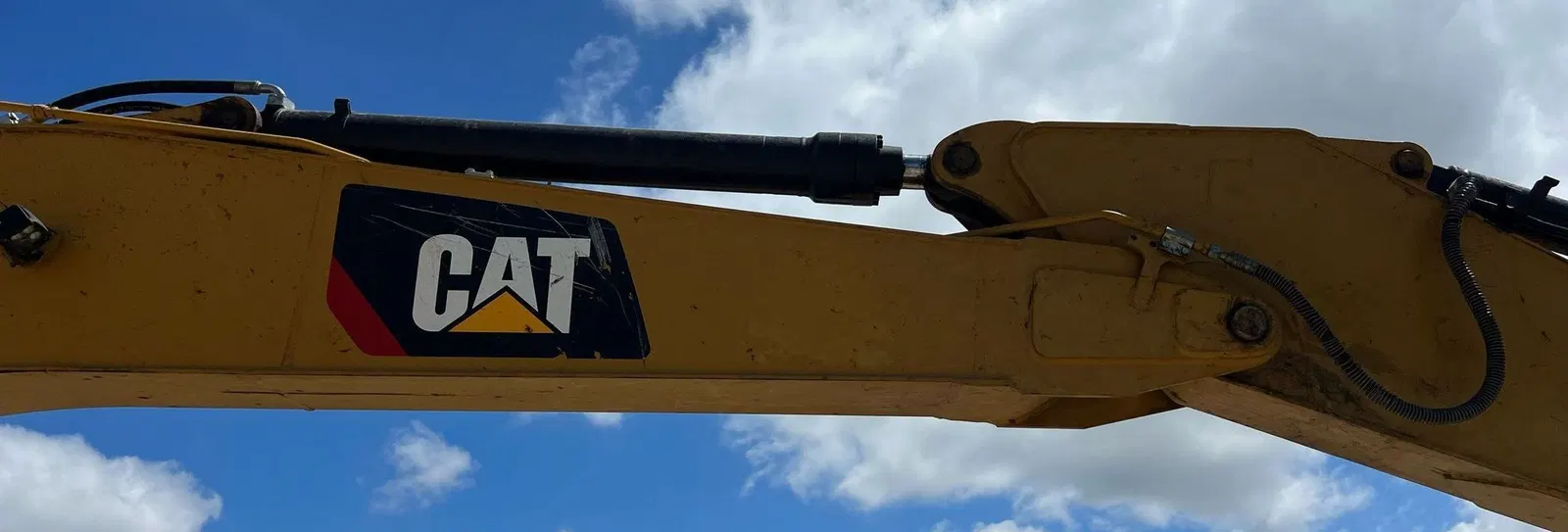 2019 Caterpillar 320