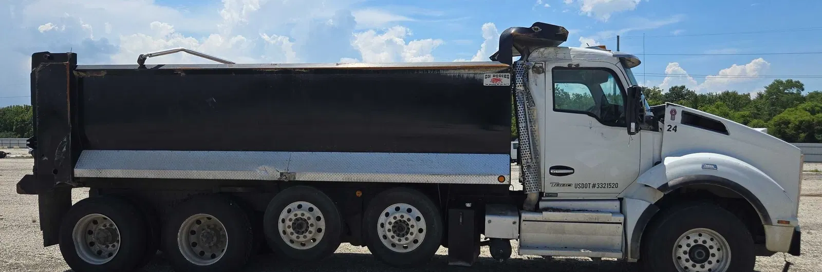 2025 Kenworth T880