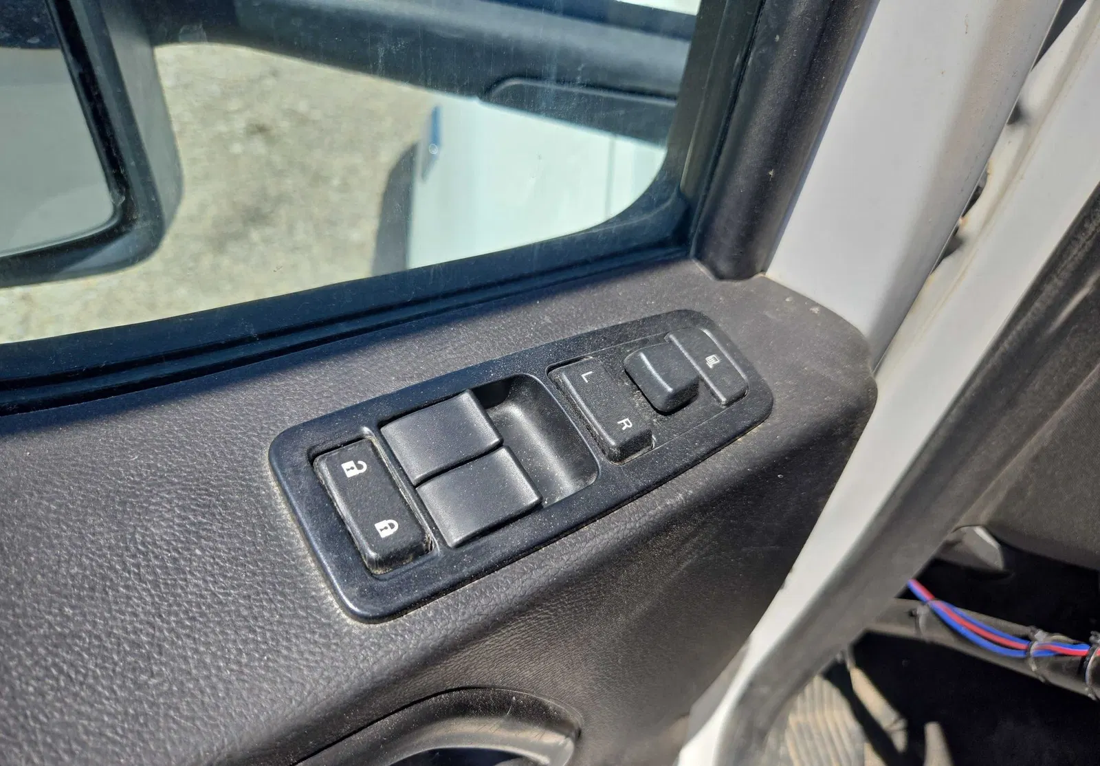 2025 Kenworth T880