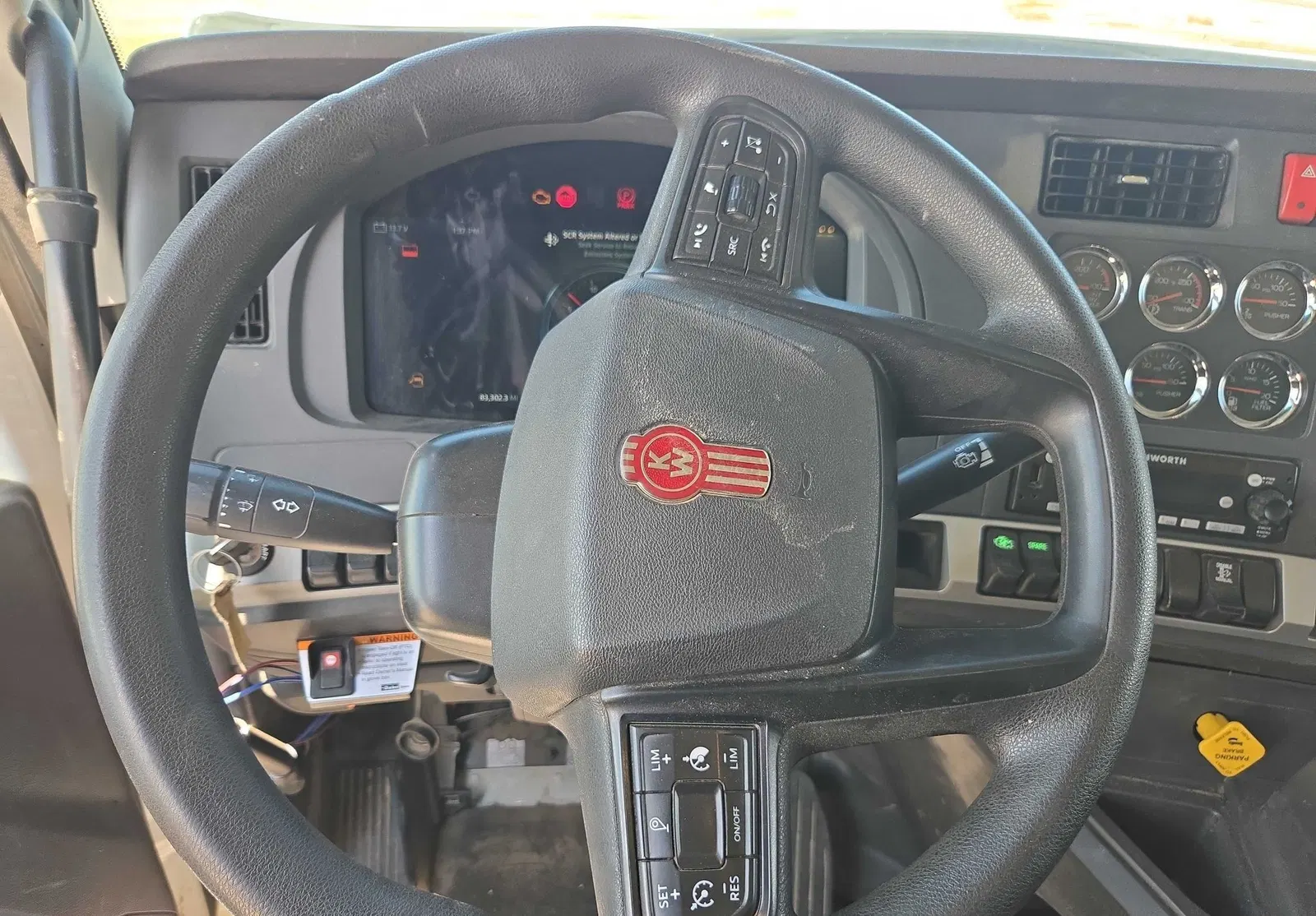 2025 Kenworth T880