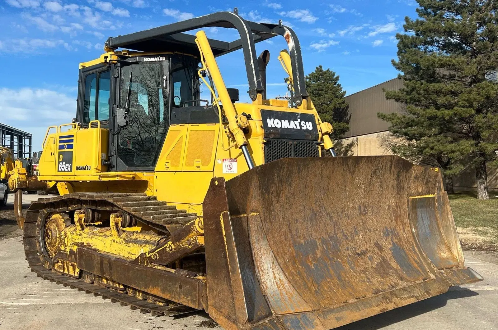 2017 Komatsu D65EX-18