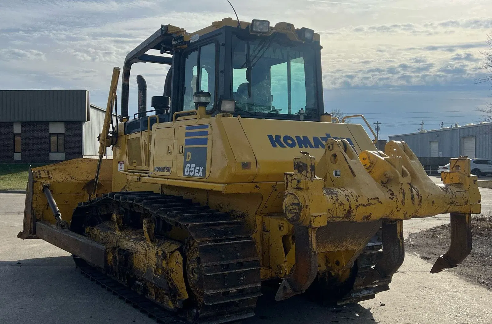 2017 Komatsu D65EX-18