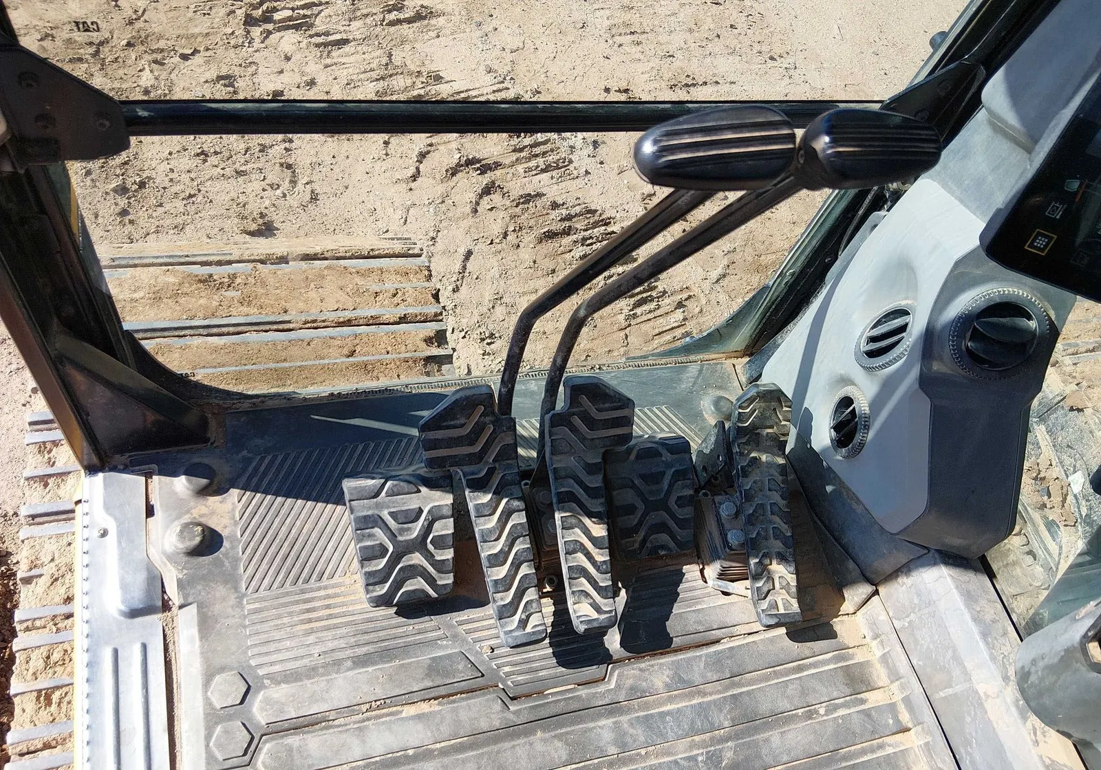 2021 Caterpillar 320