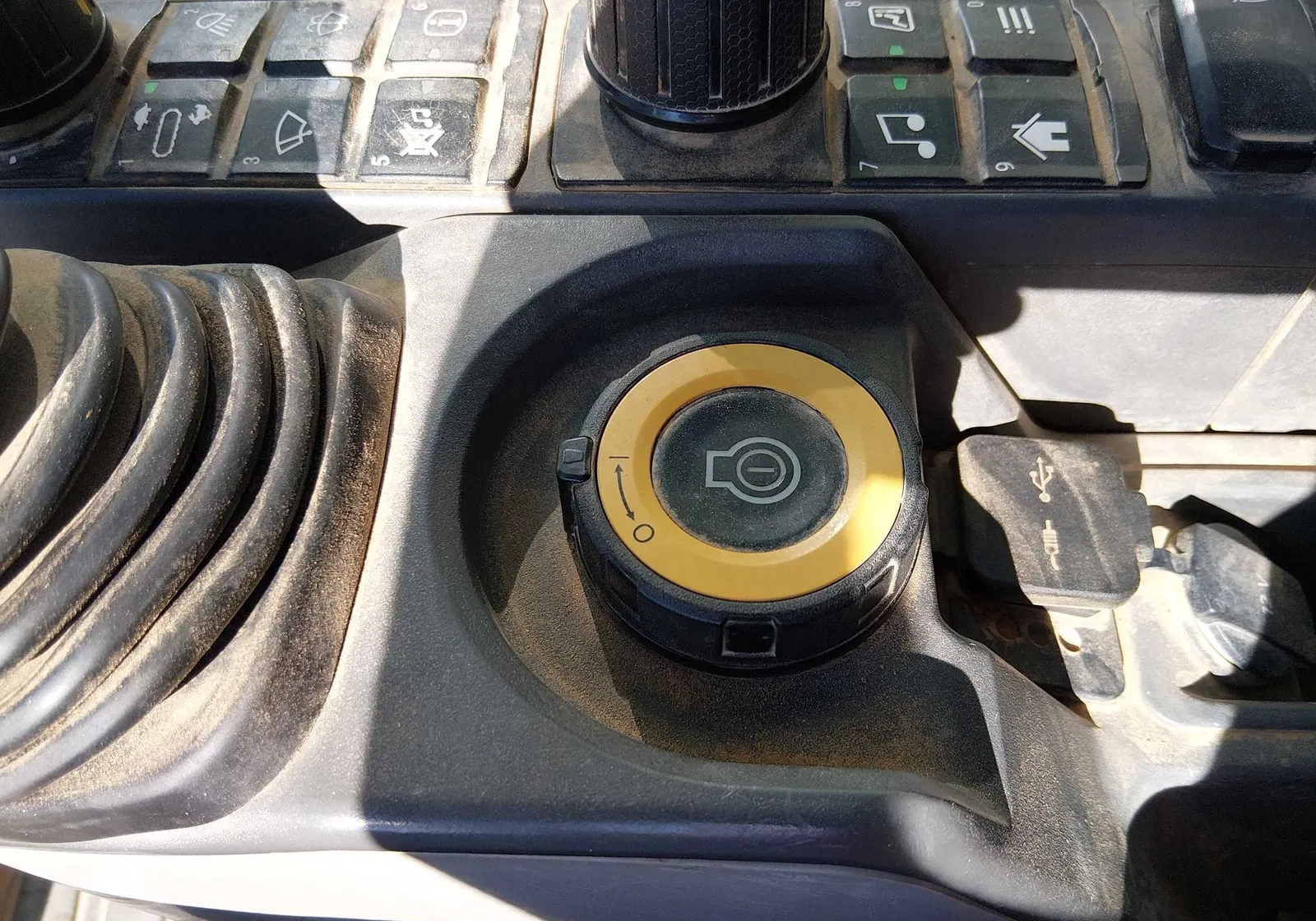 2021 Caterpillar 320