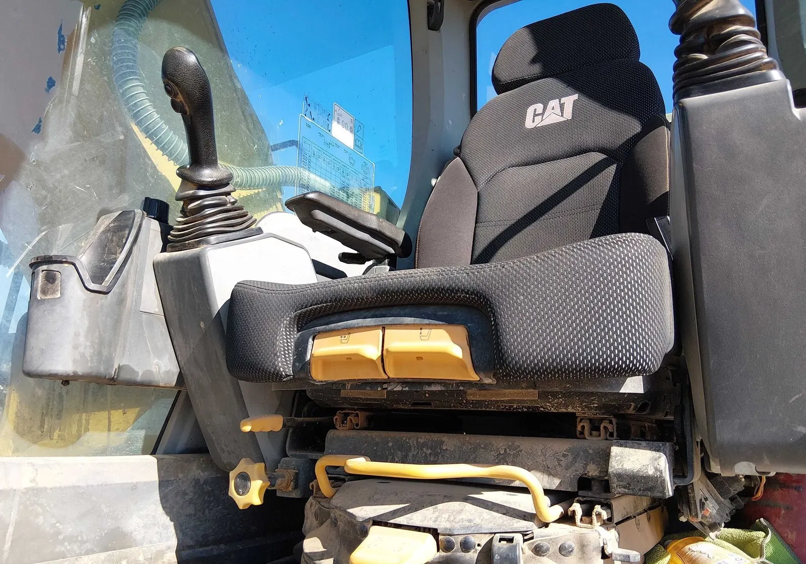 2021 Caterpillar 320