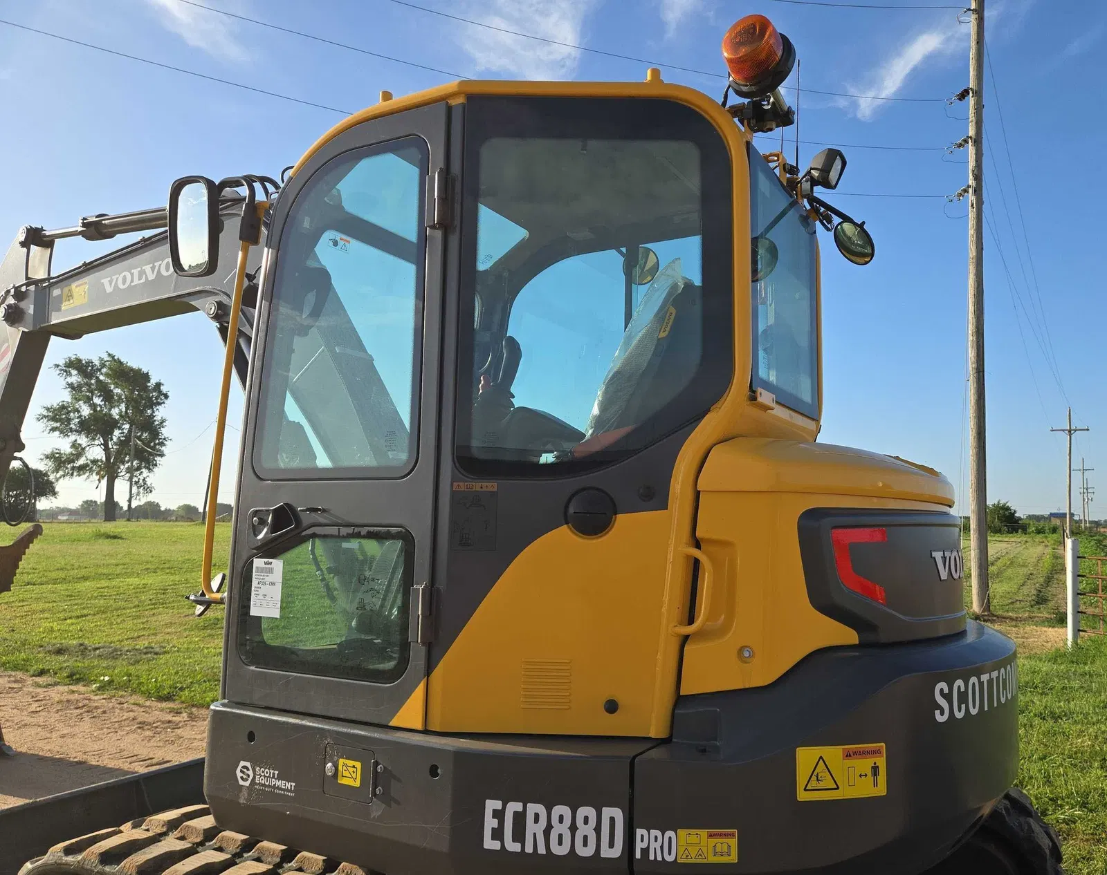 2023 Volvo ECR88D