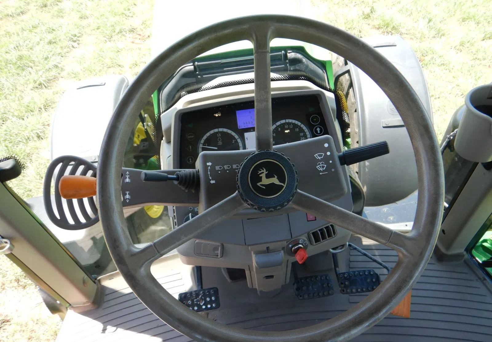 2019 John Deere 6145M