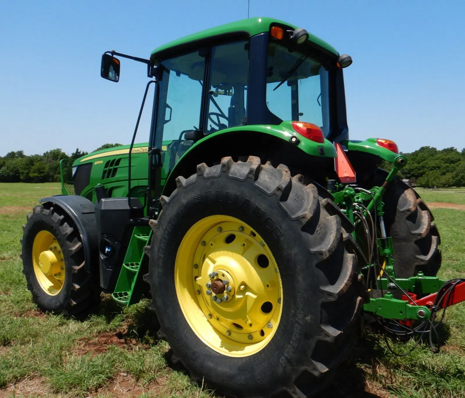 2019 John Deere 6145M