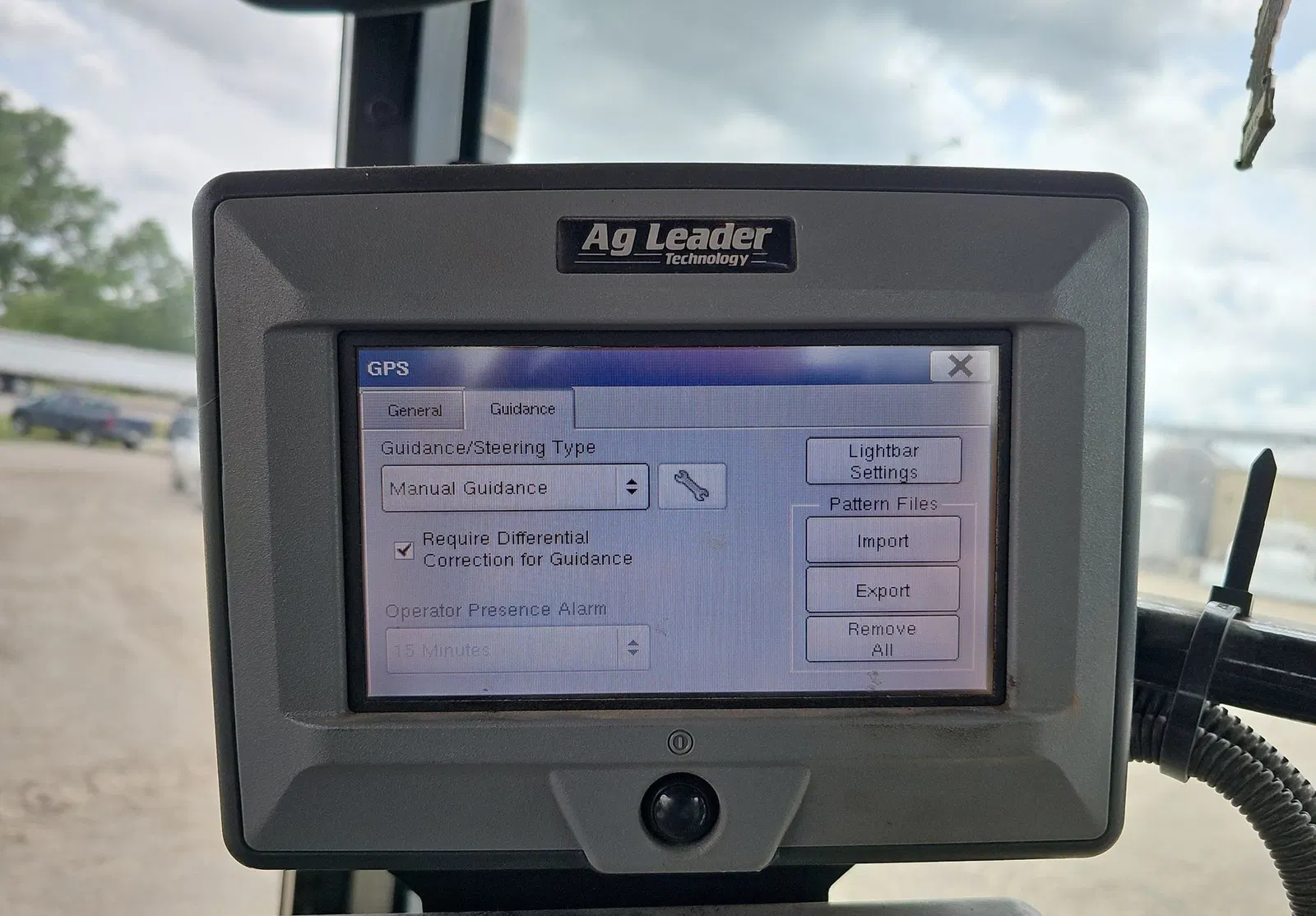 Challenger MT765C