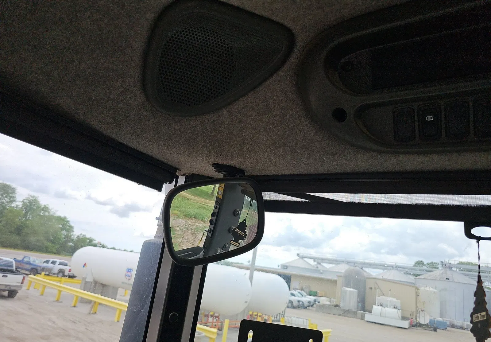 Challenger MT765C