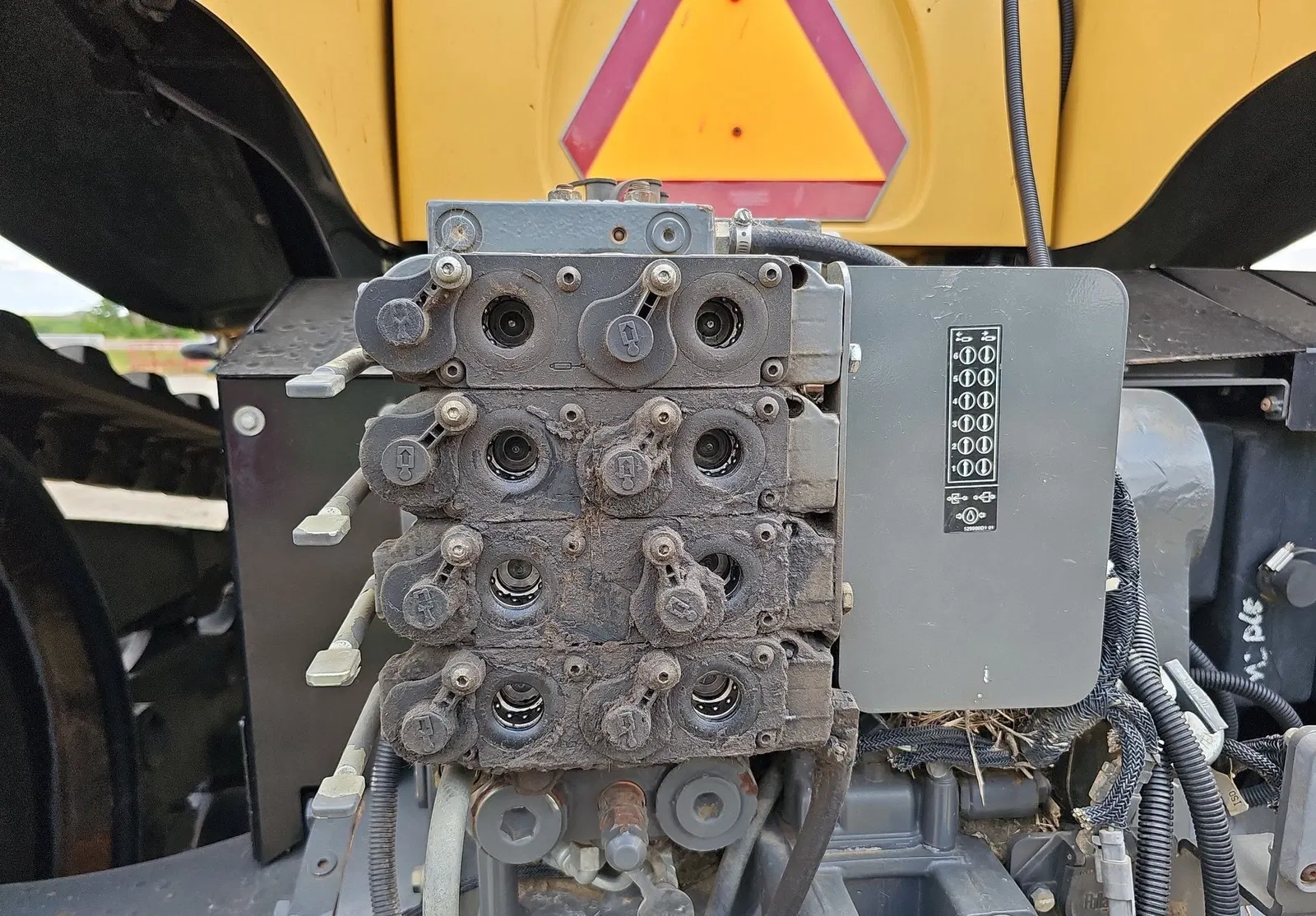 Challenger MT765C
