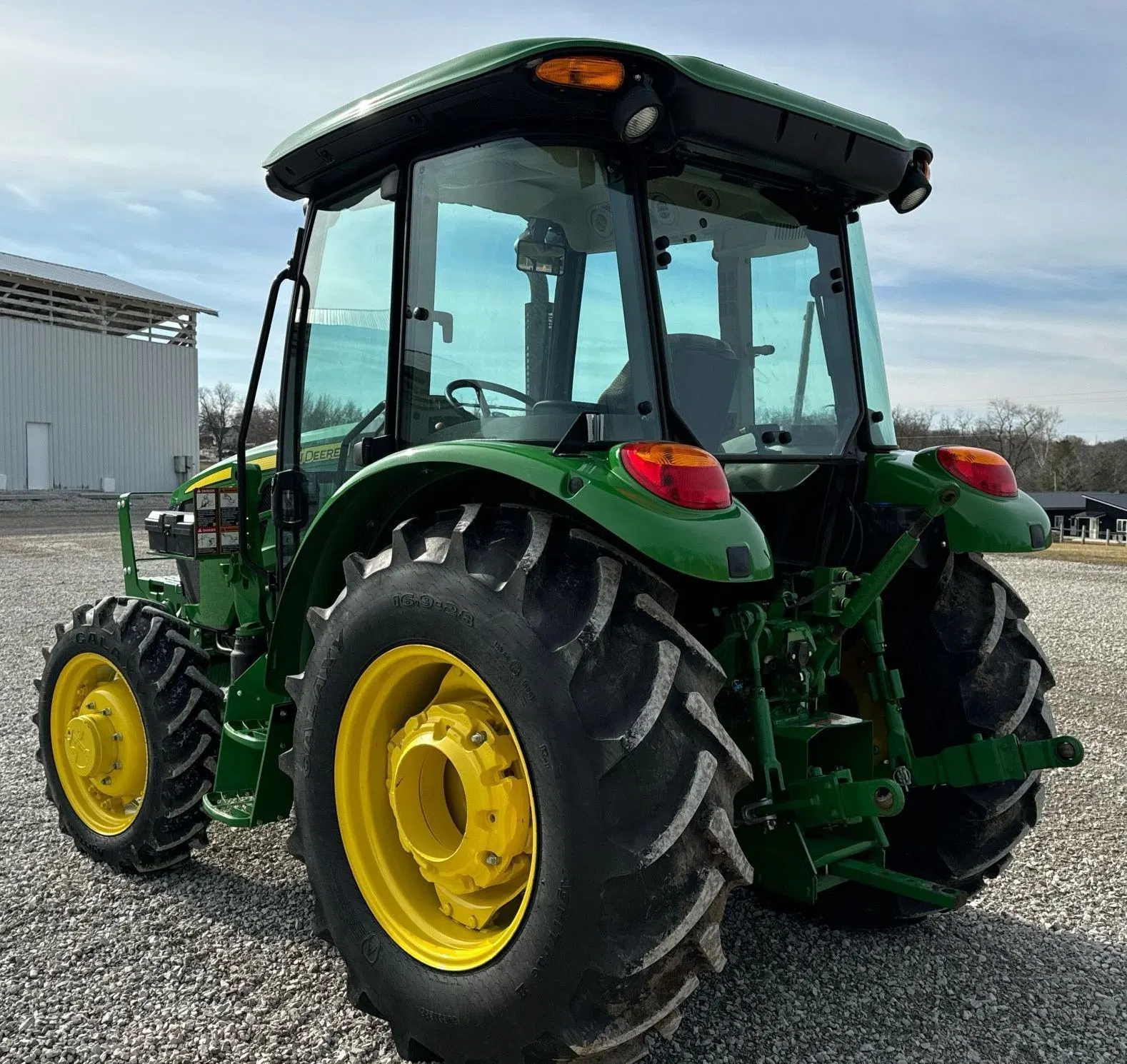 2022 John Deere 5075E