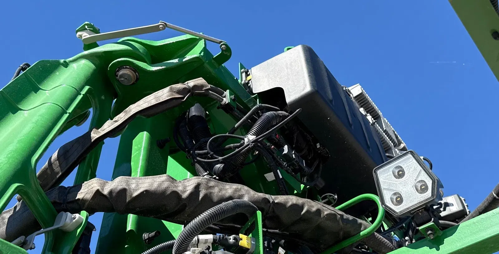 2025 John Deere 412R