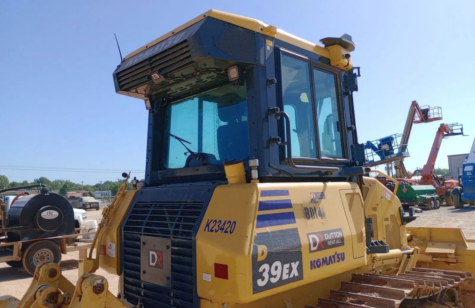 2023 Komatsu D39EX-24
