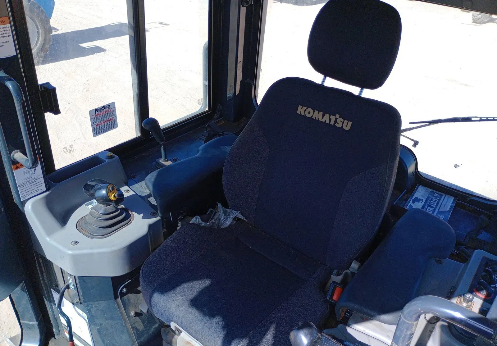 2023 Komatsu D39EX-24