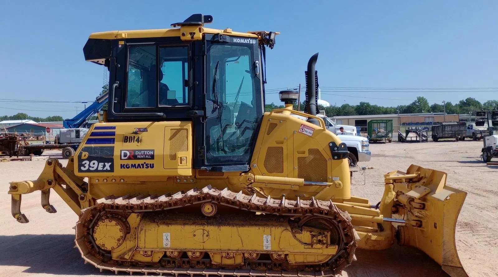 2023 Komatsu D39EX-24