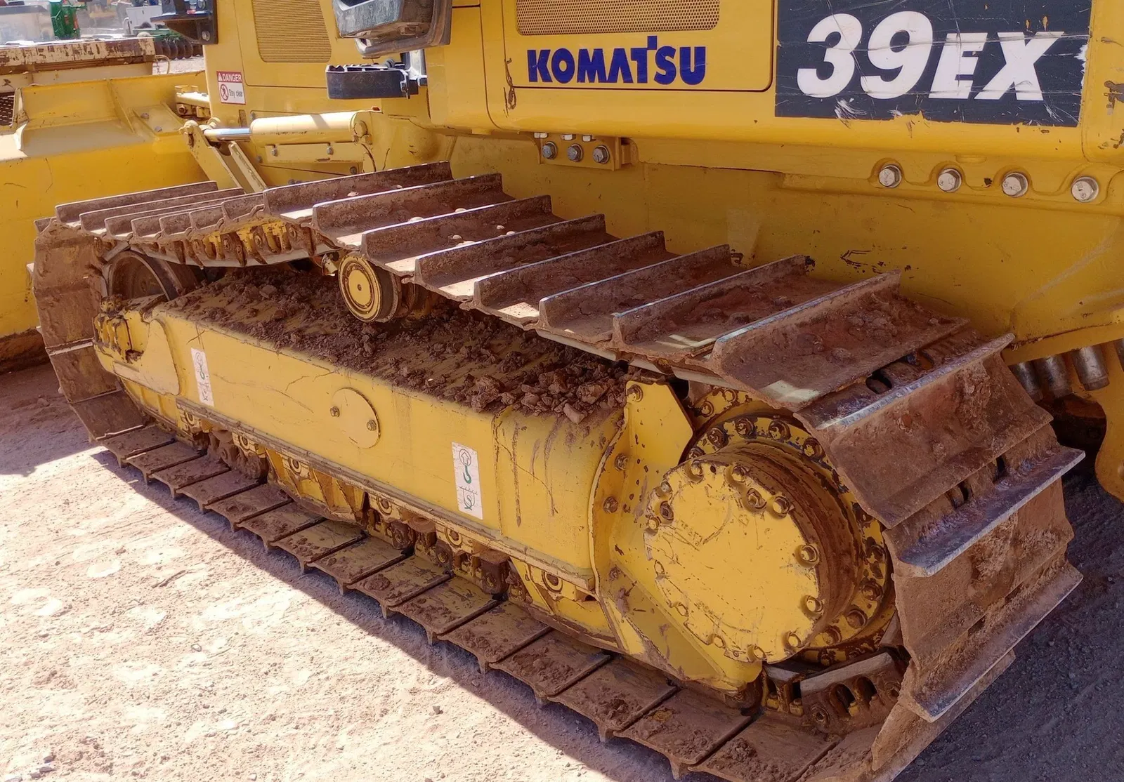 2023 Komatsu D39EX-24