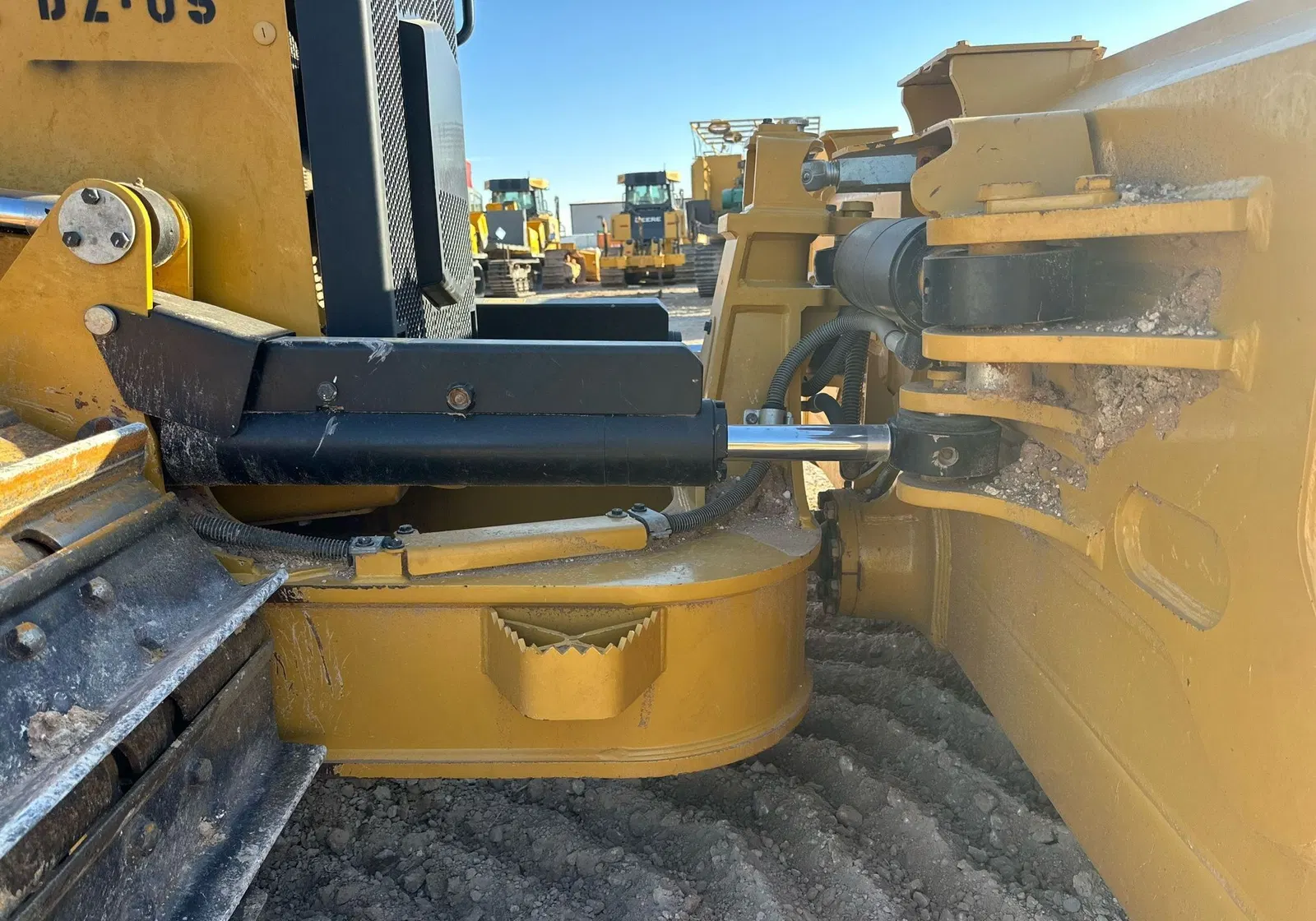 2022 Caterpillar D5