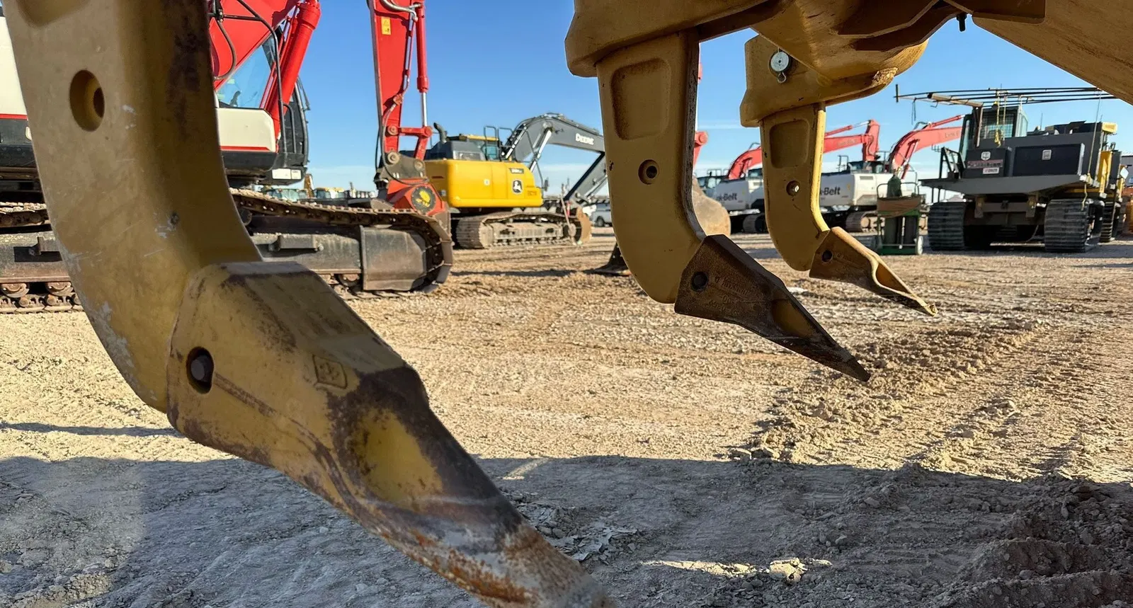 2022 Caterpillar D5