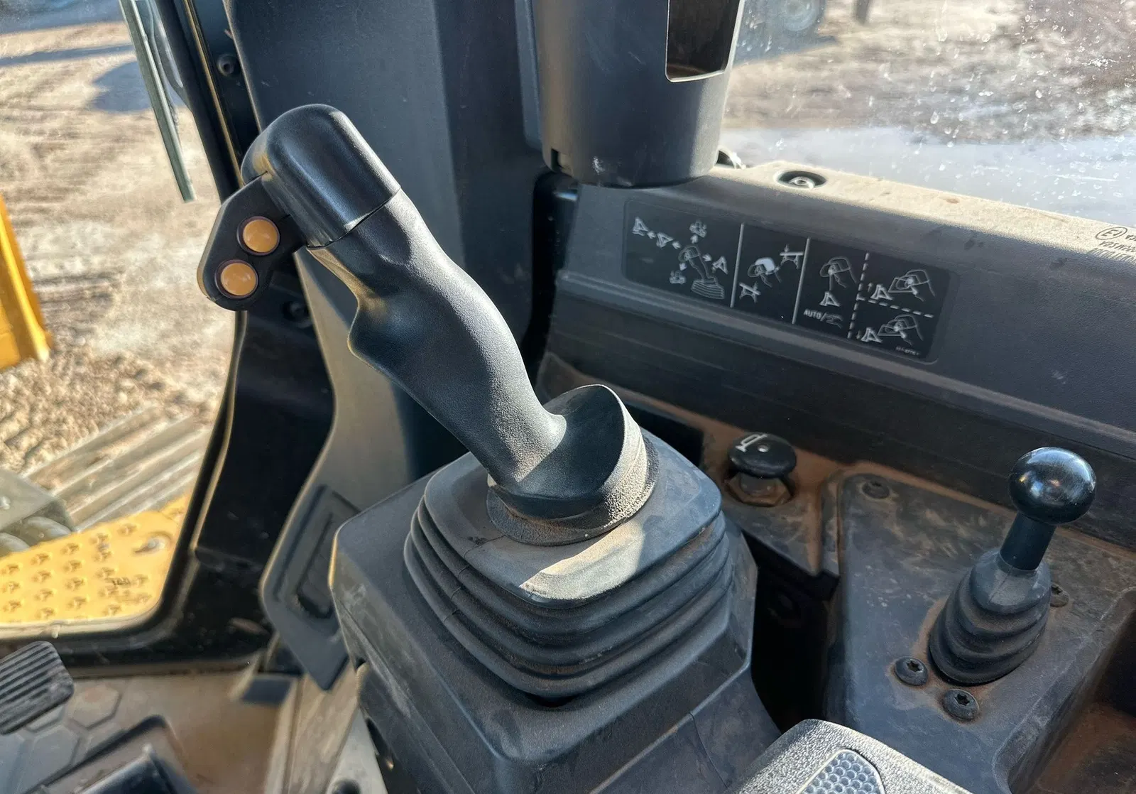 2022 Caterpillar D5