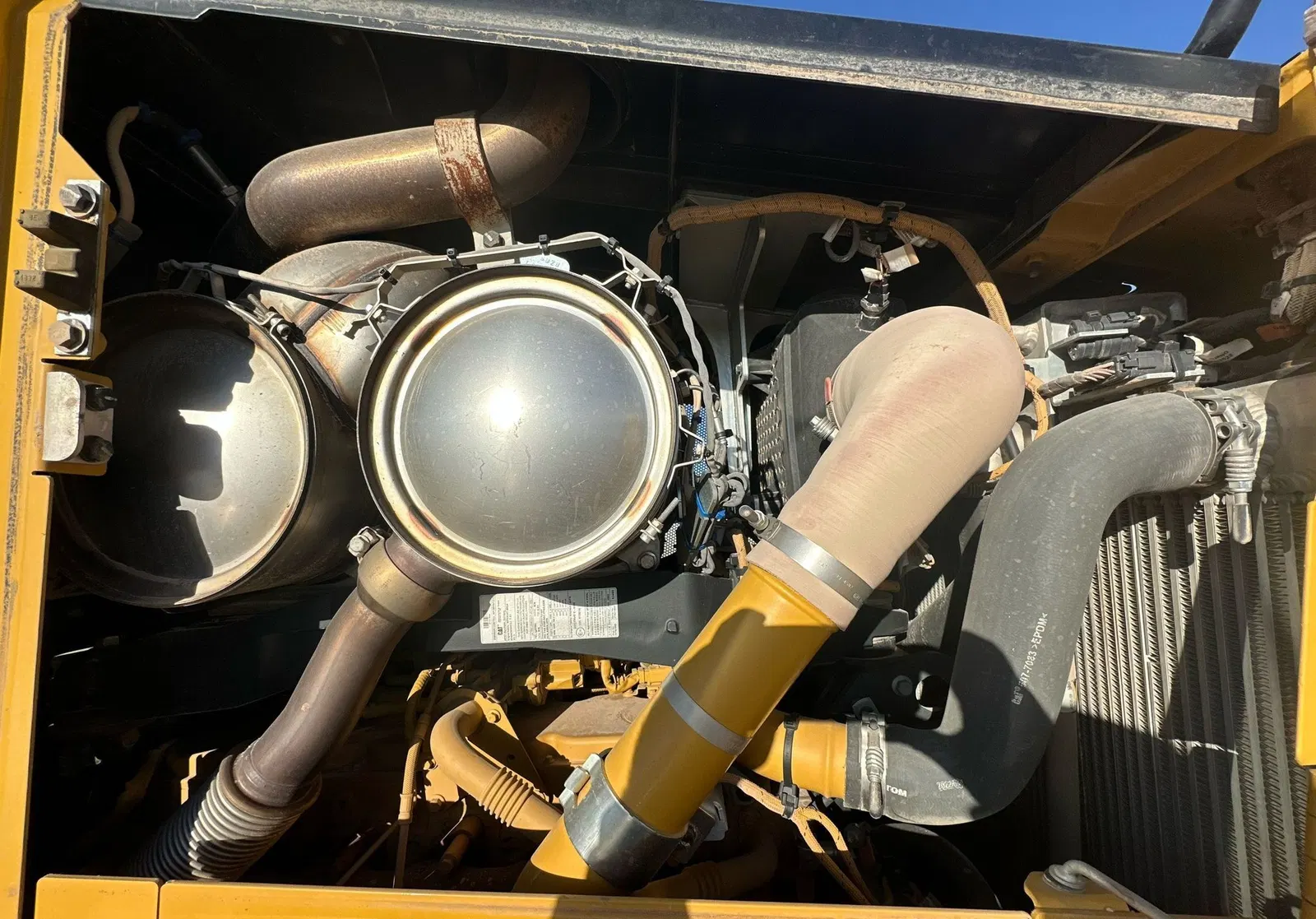 2022 Caterpillar D5