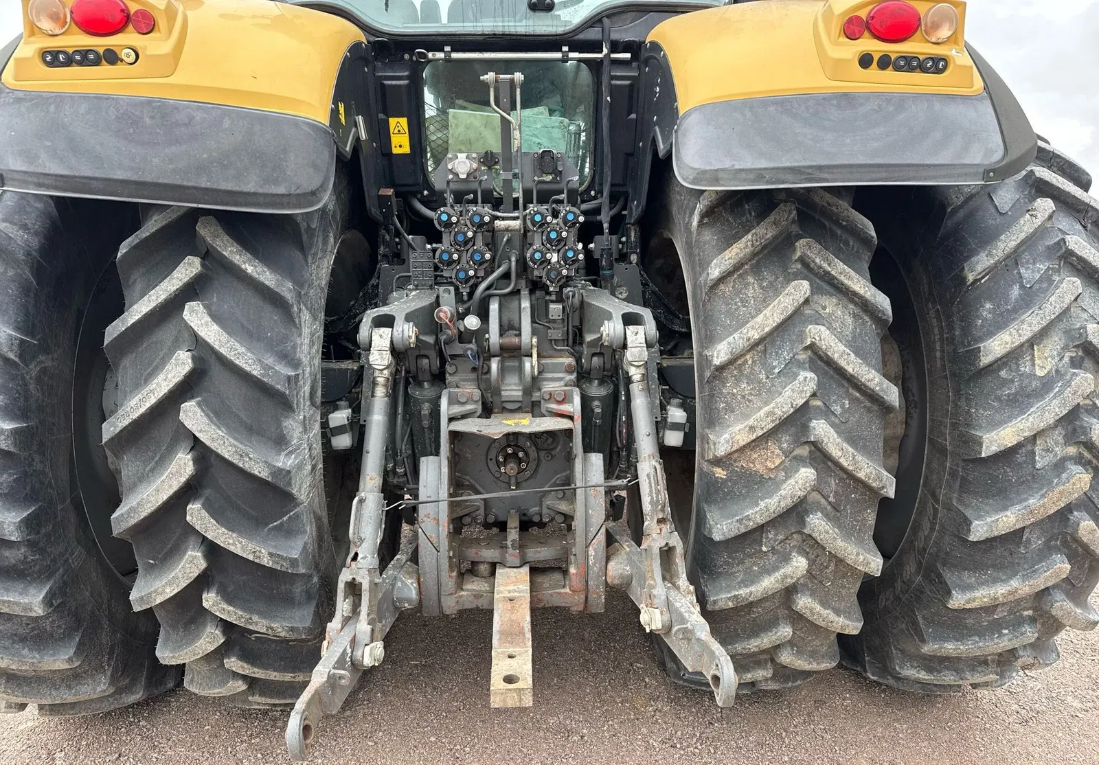 2016 Challenger MT675E