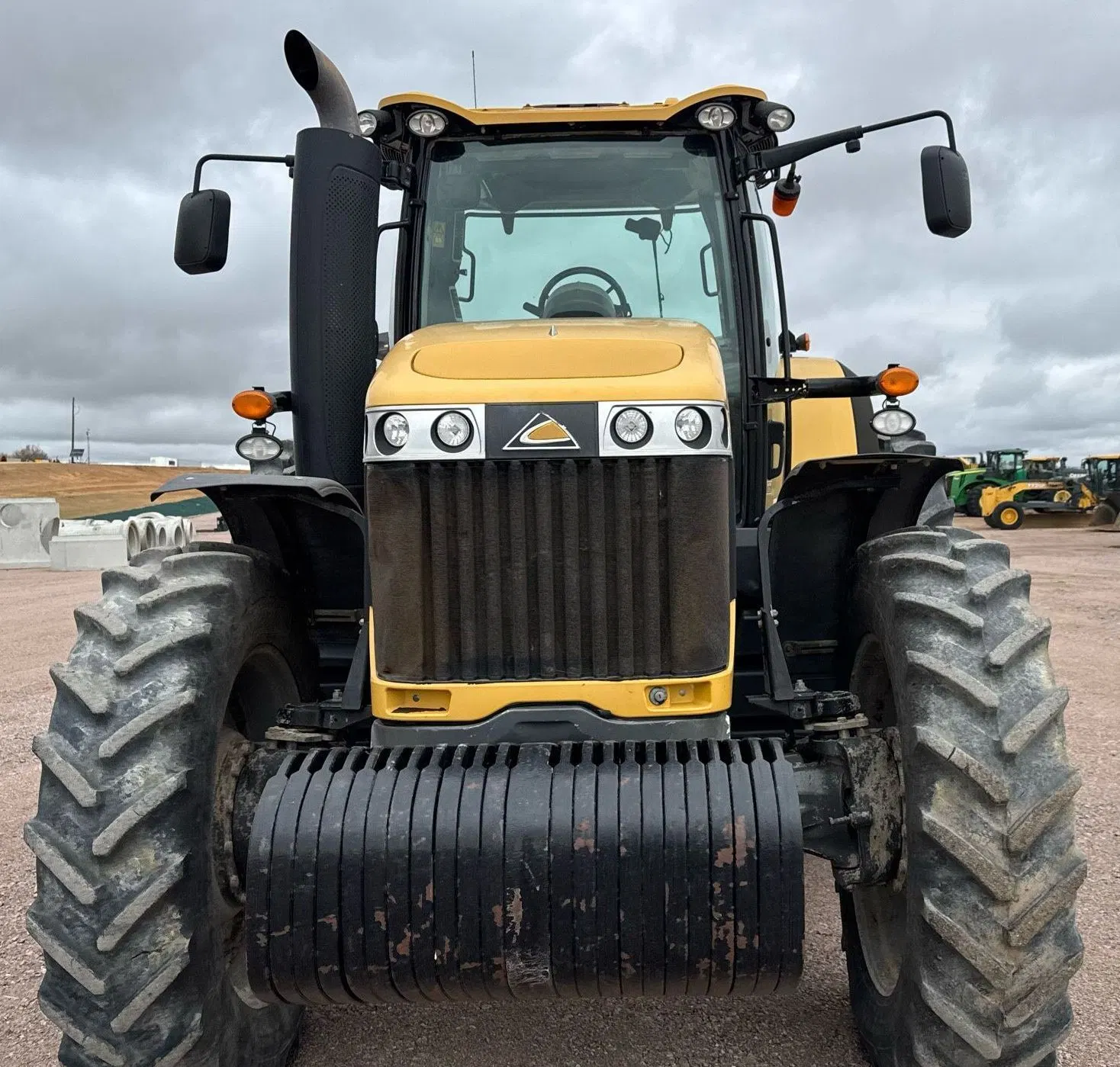 2016 Challenger MT675E