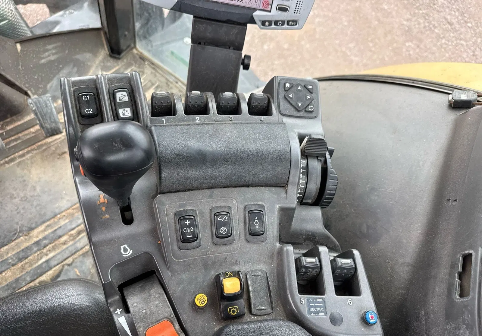 2016 Challenger MT675E