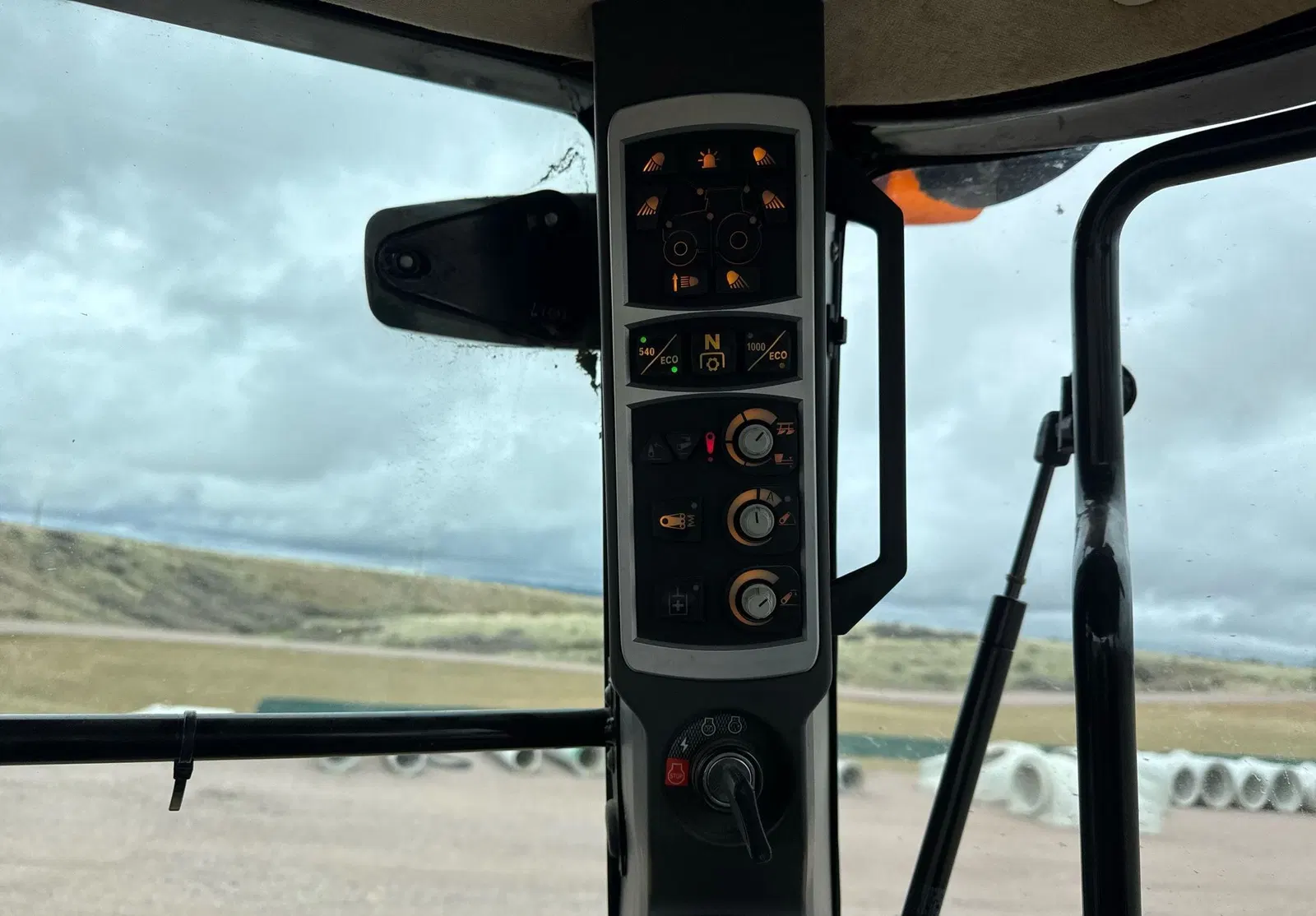 2016 Challenger MT675E