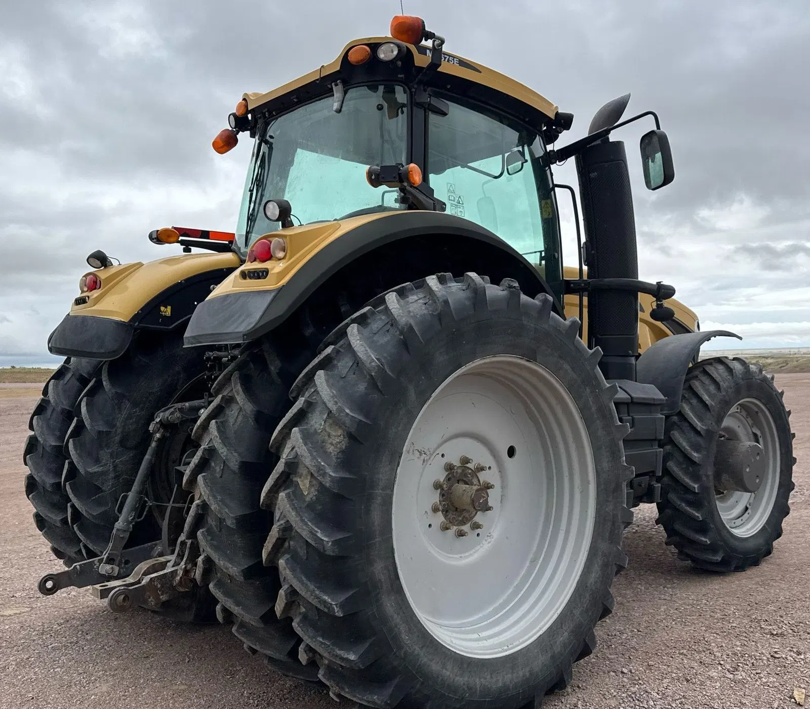 2016 Challenger MT675E