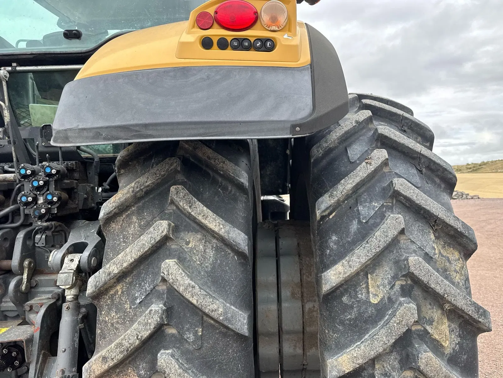 2016 Challenger MT675E