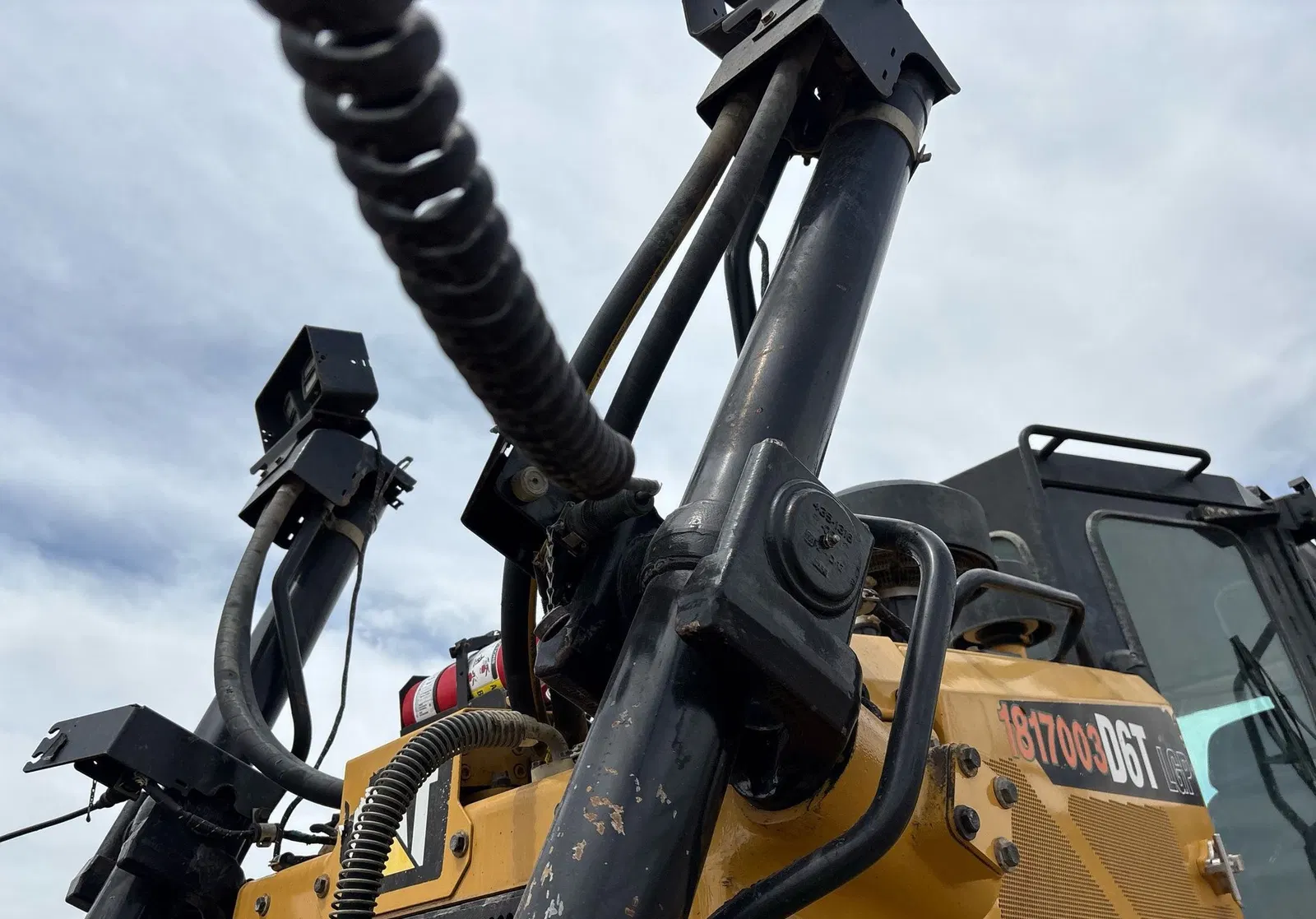 2017 Caterpillar D6T