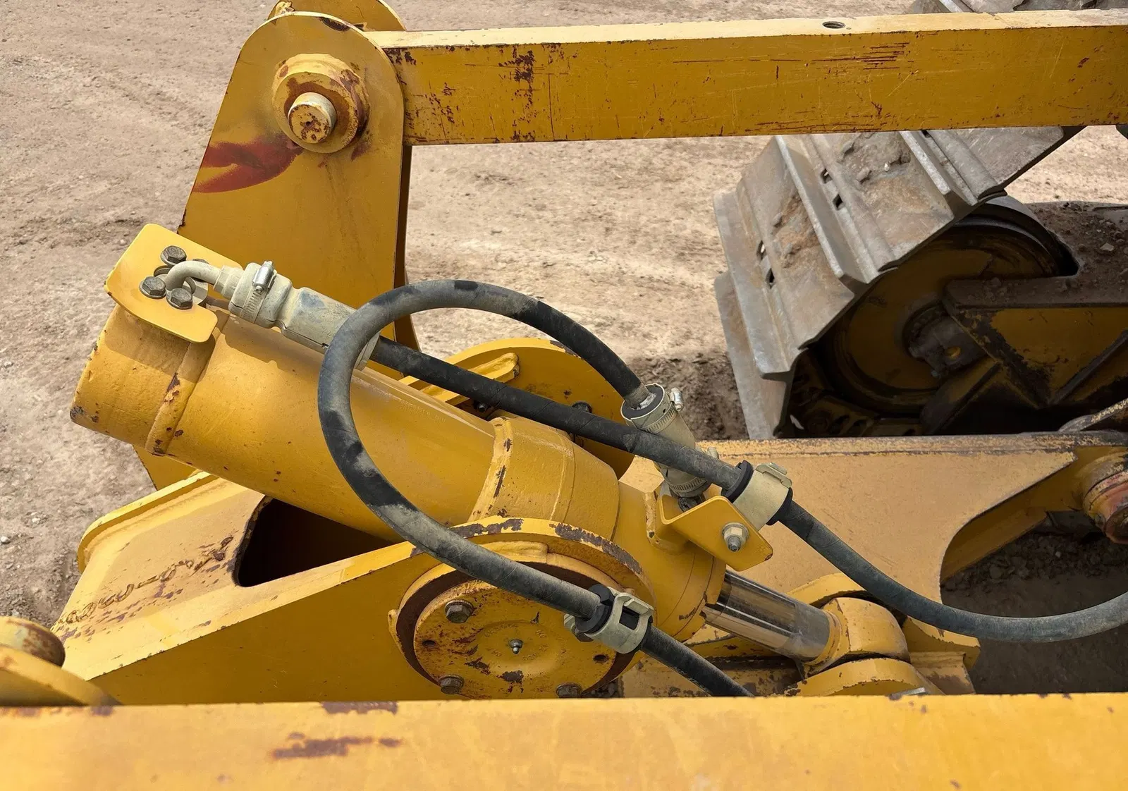 2017 Caterpillar D6T