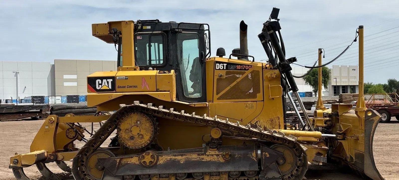 2017 Caterpillar D6T